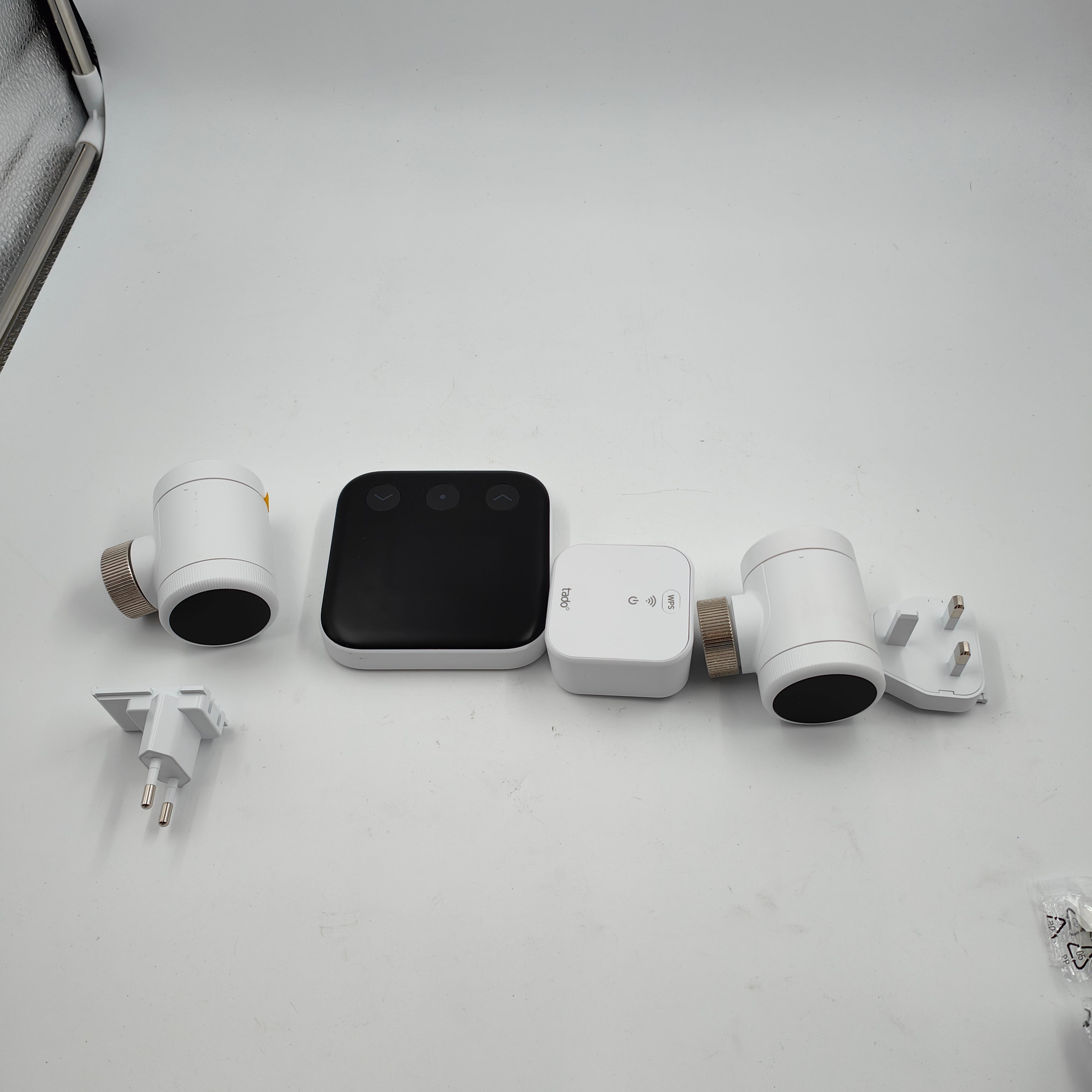 Tado Smarter Thermostat X Starterpaket + 2 Heizkörperthermostate