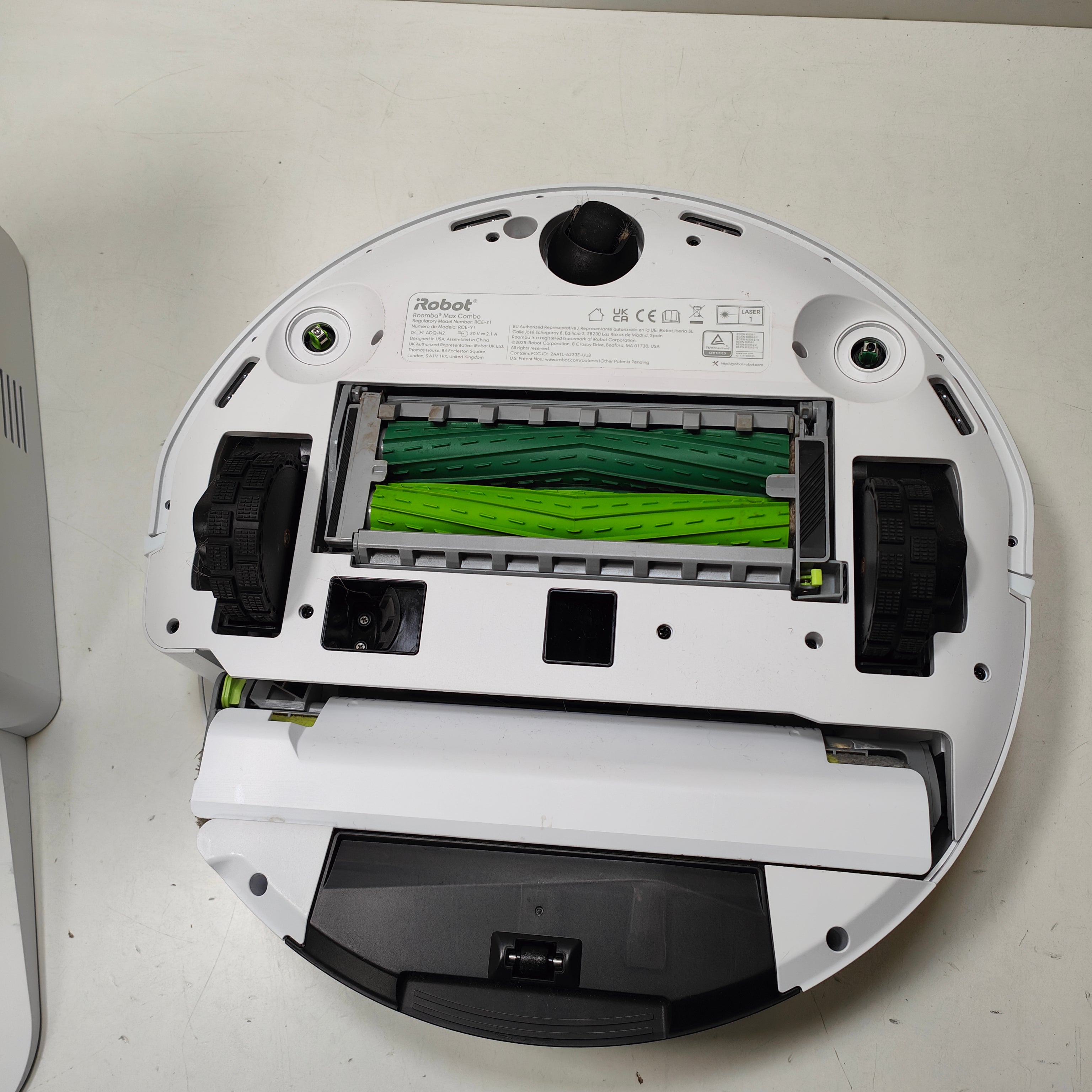 iRobot Max 705 Combo Roboter + AutoWash® Dock Wit