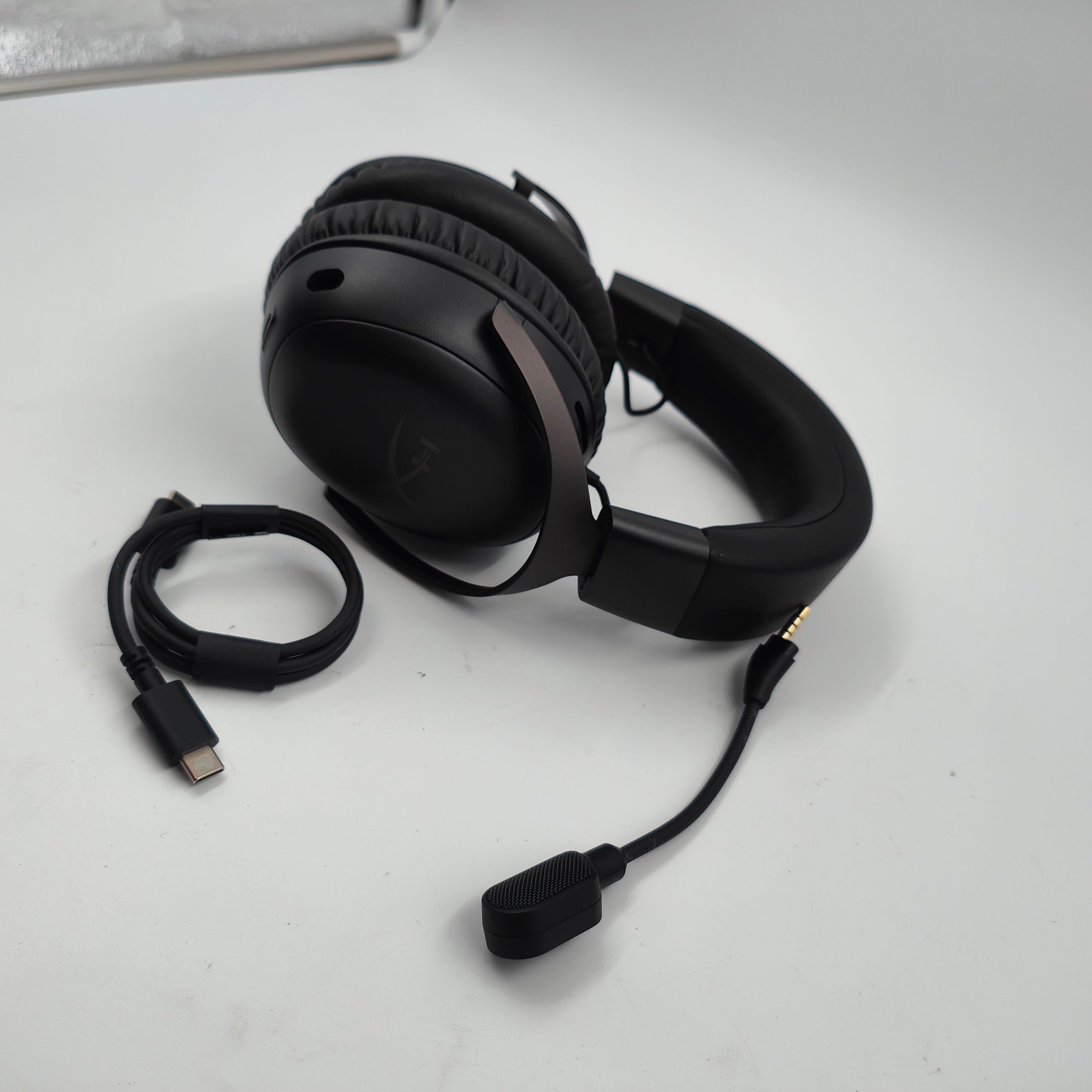 HyperX Cloud III Wireless Gaming-Headset – Schwarz/Rot (PC, PS5, PS4)