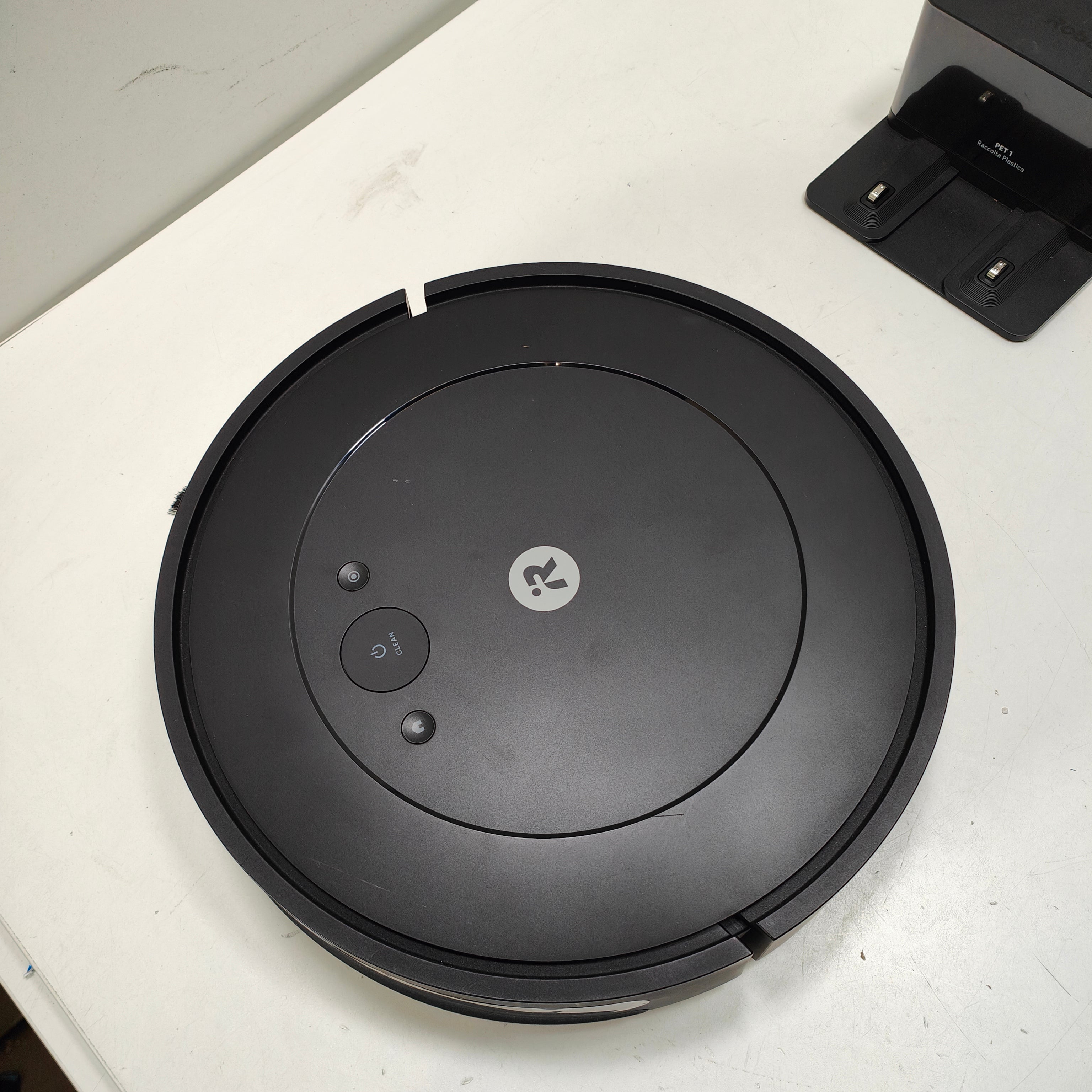 iRobot Roomba Combo Essential Y011040