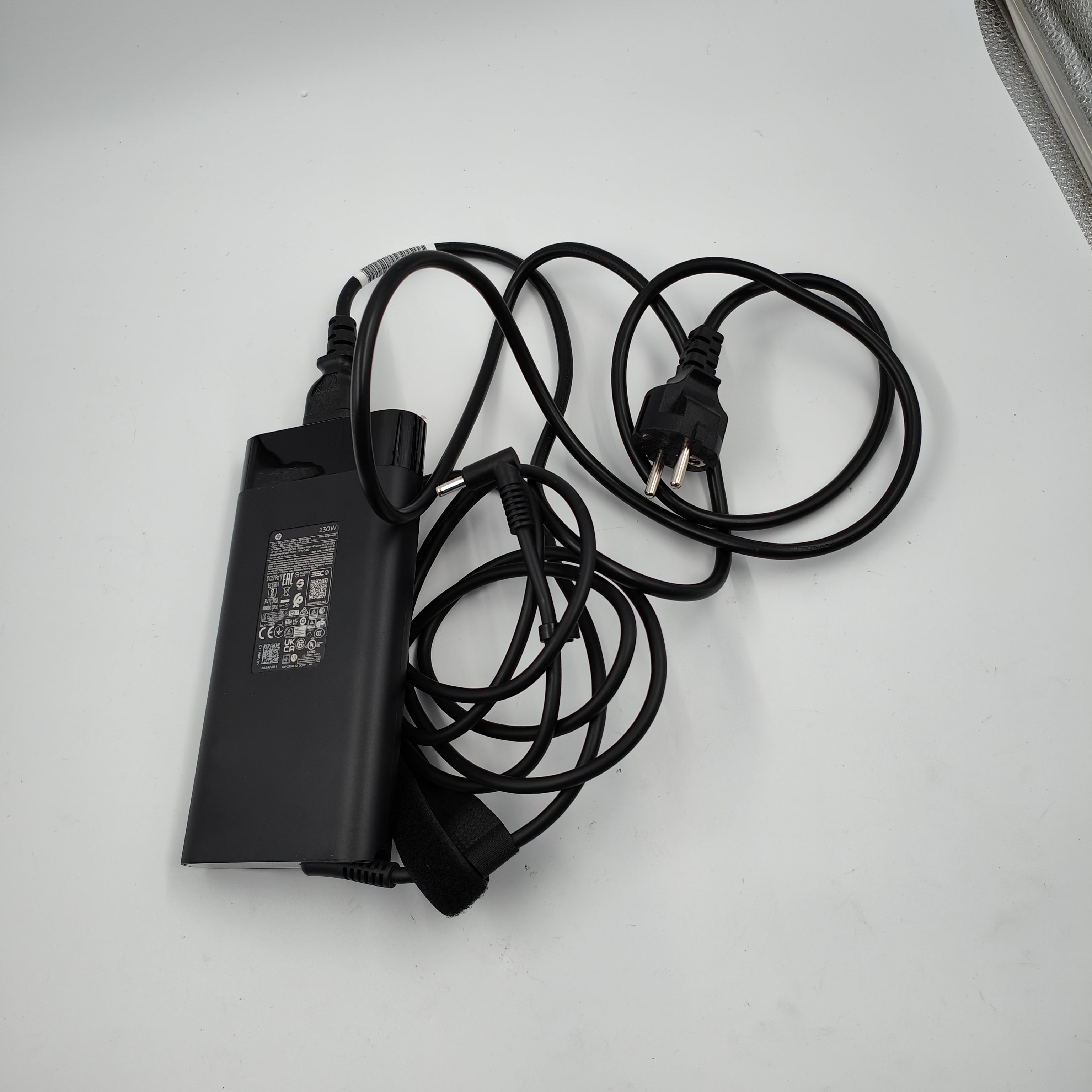 HP VICTUS 16-r1975nd QWERTY