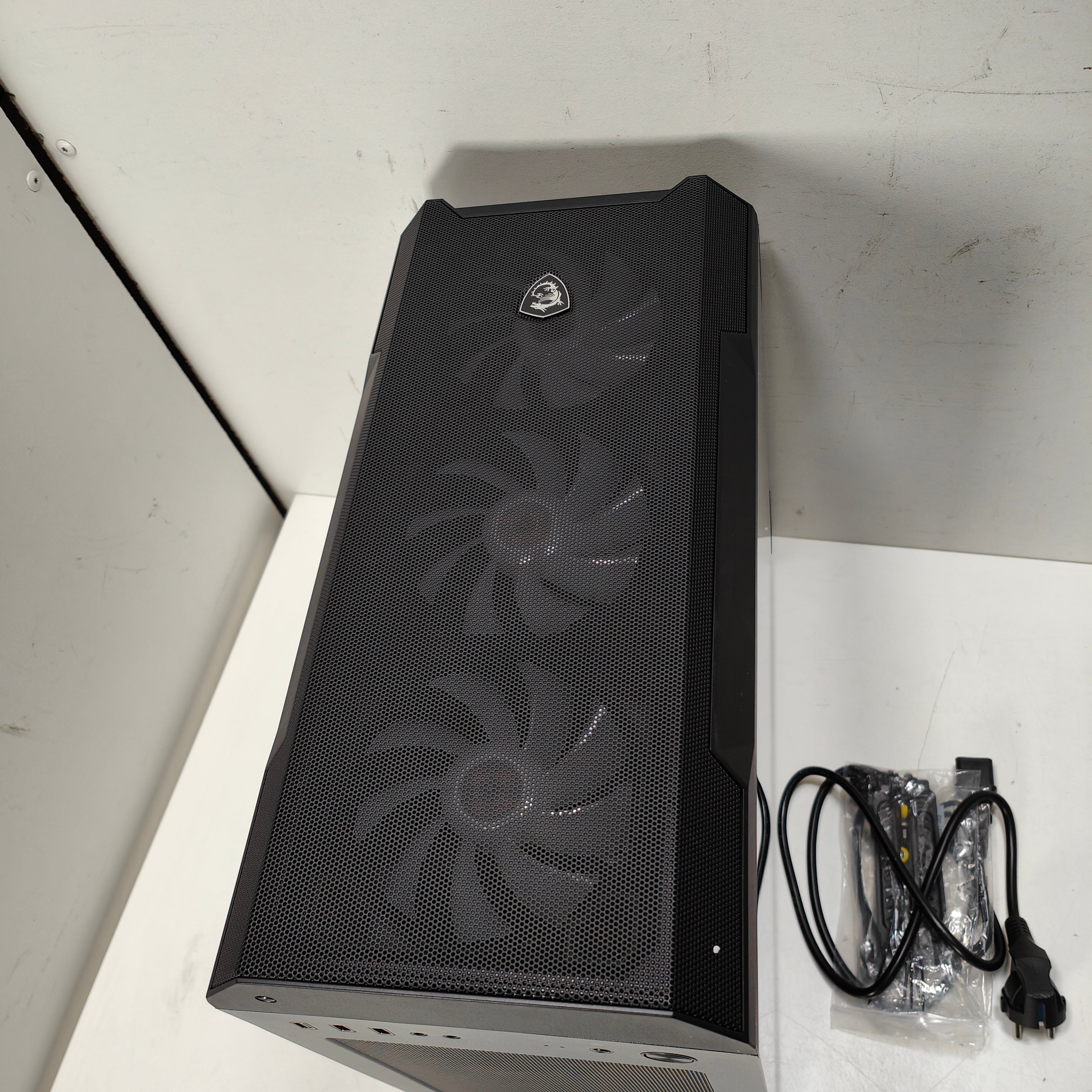 Cobalt x Powered by MSI - Tier 1 - RTX 5060 - Ryzen 7 5700X