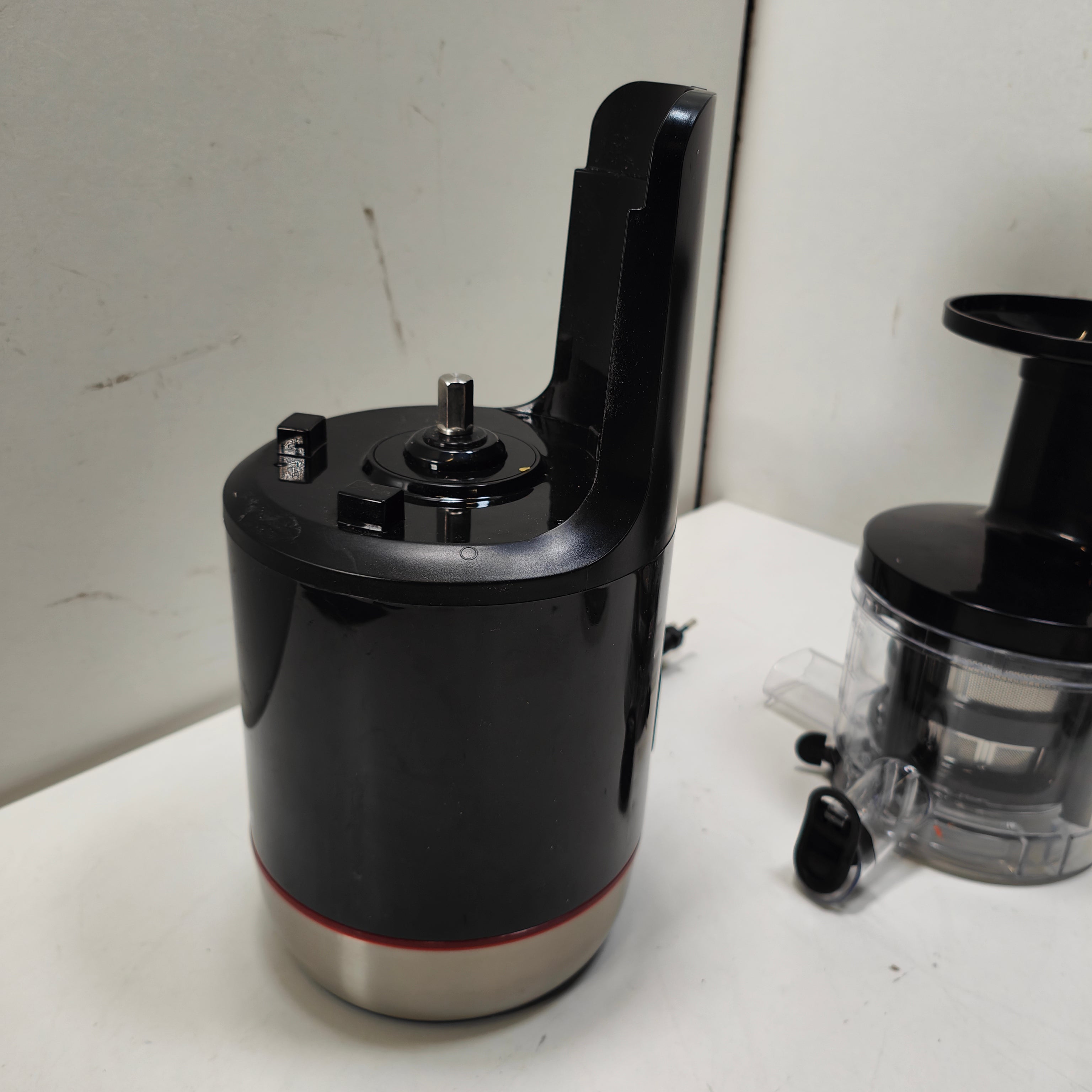 Extracteur de jus lent Bosch VitaExtract