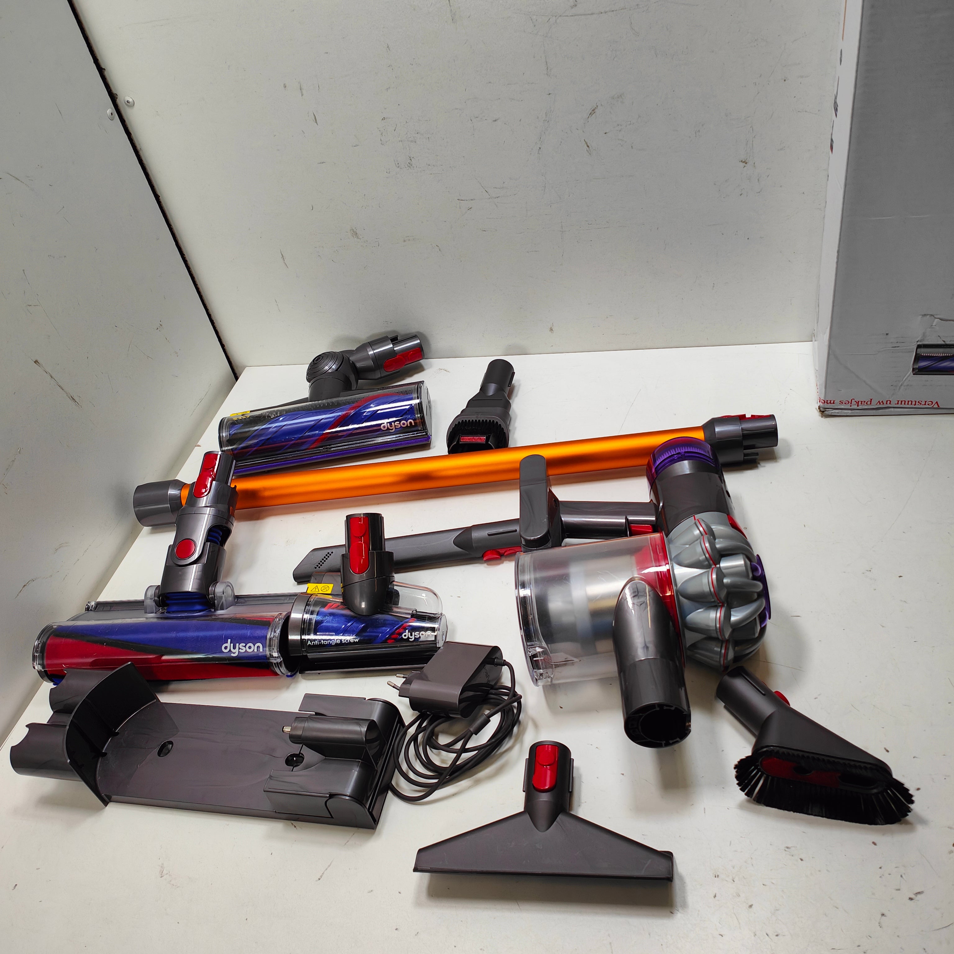 Dyson V8 Absolute 476547-01