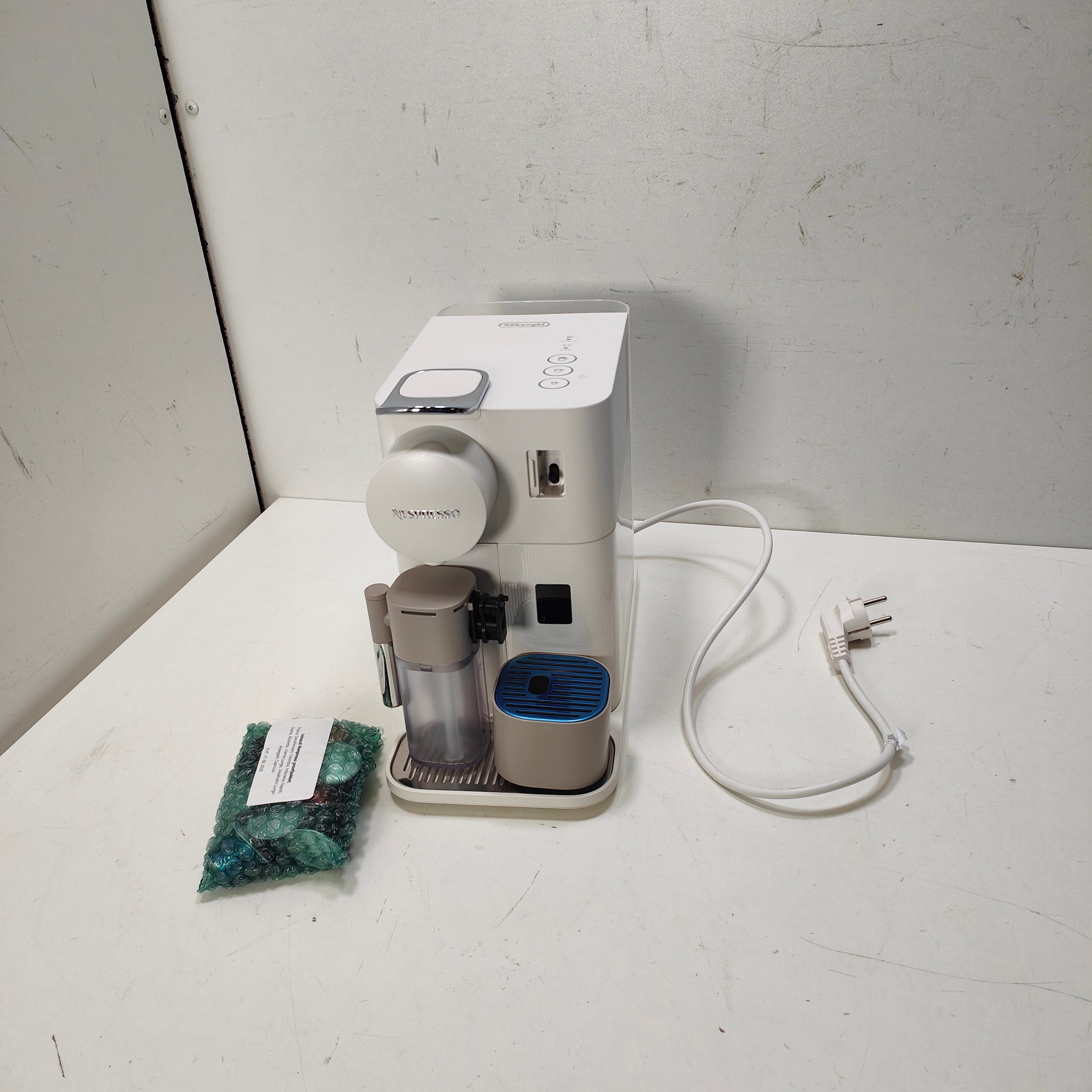 DeLonghi Nespresso Lattissima One EN510.W Wit