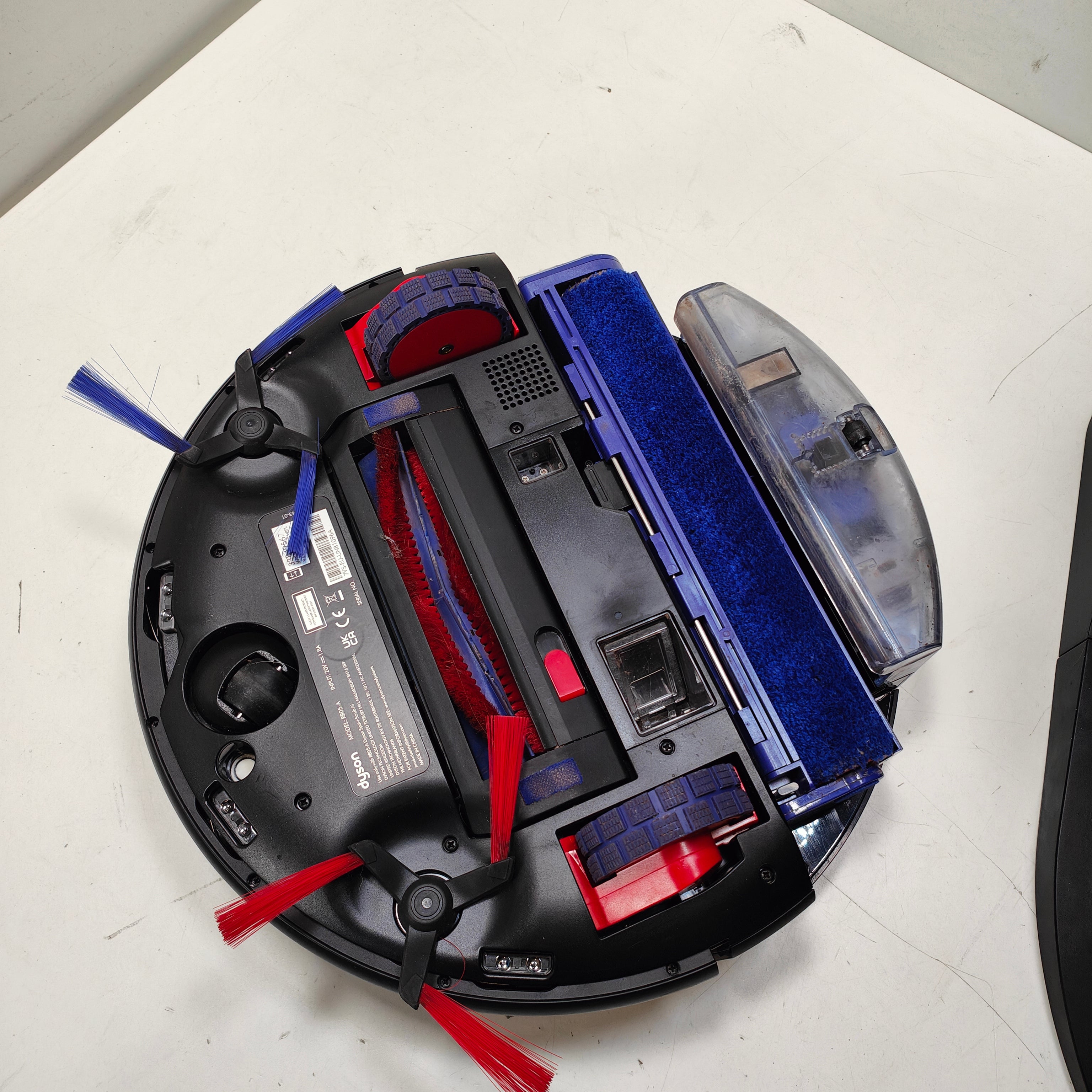 Dyson Spot+Scrub IA