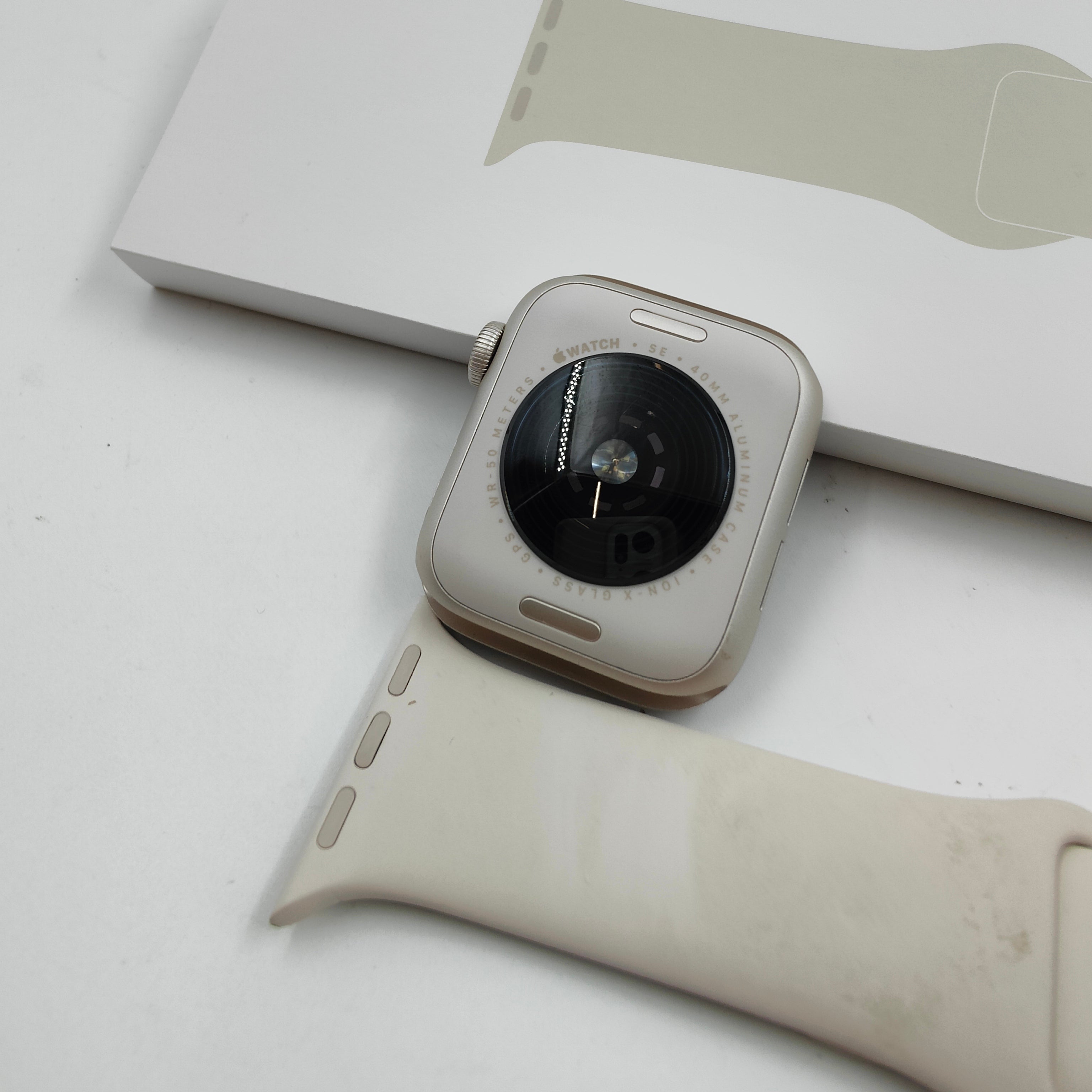 Apple Watch SE (2024) 40mm Starlight Sportband S/M