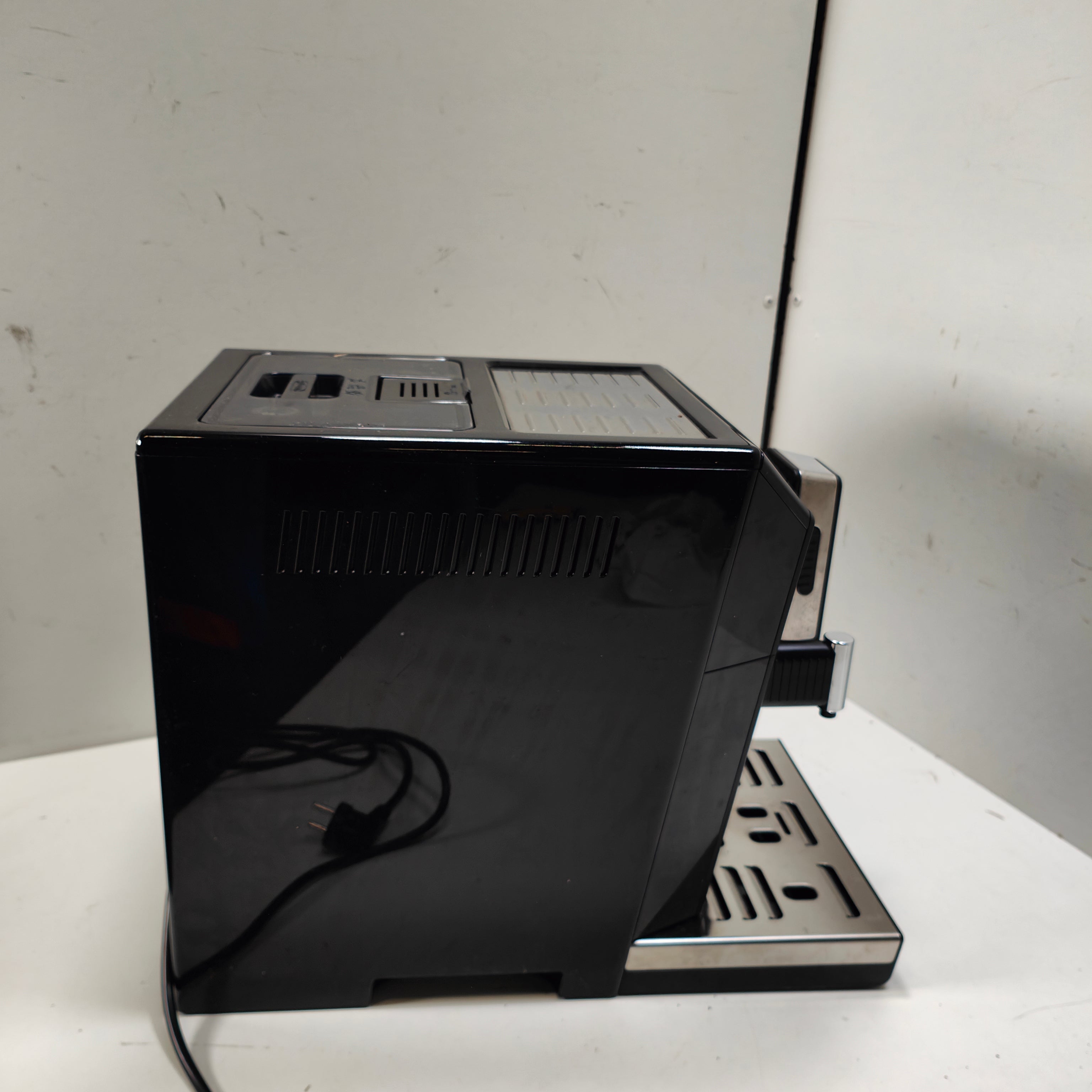 DeLonghi ECAM44.660.B Eletta