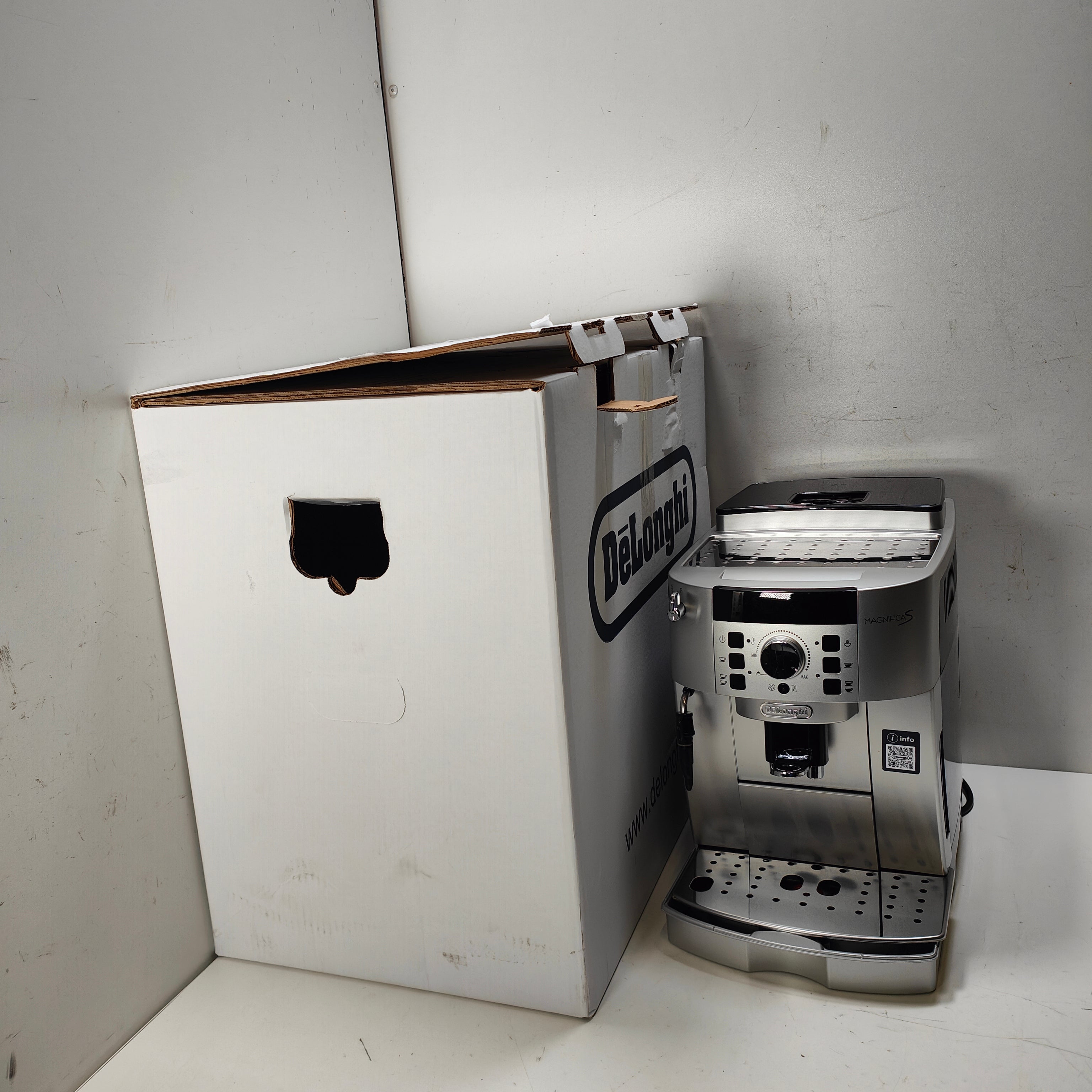 DeLonghi ECAM22.110SB MagnificaS