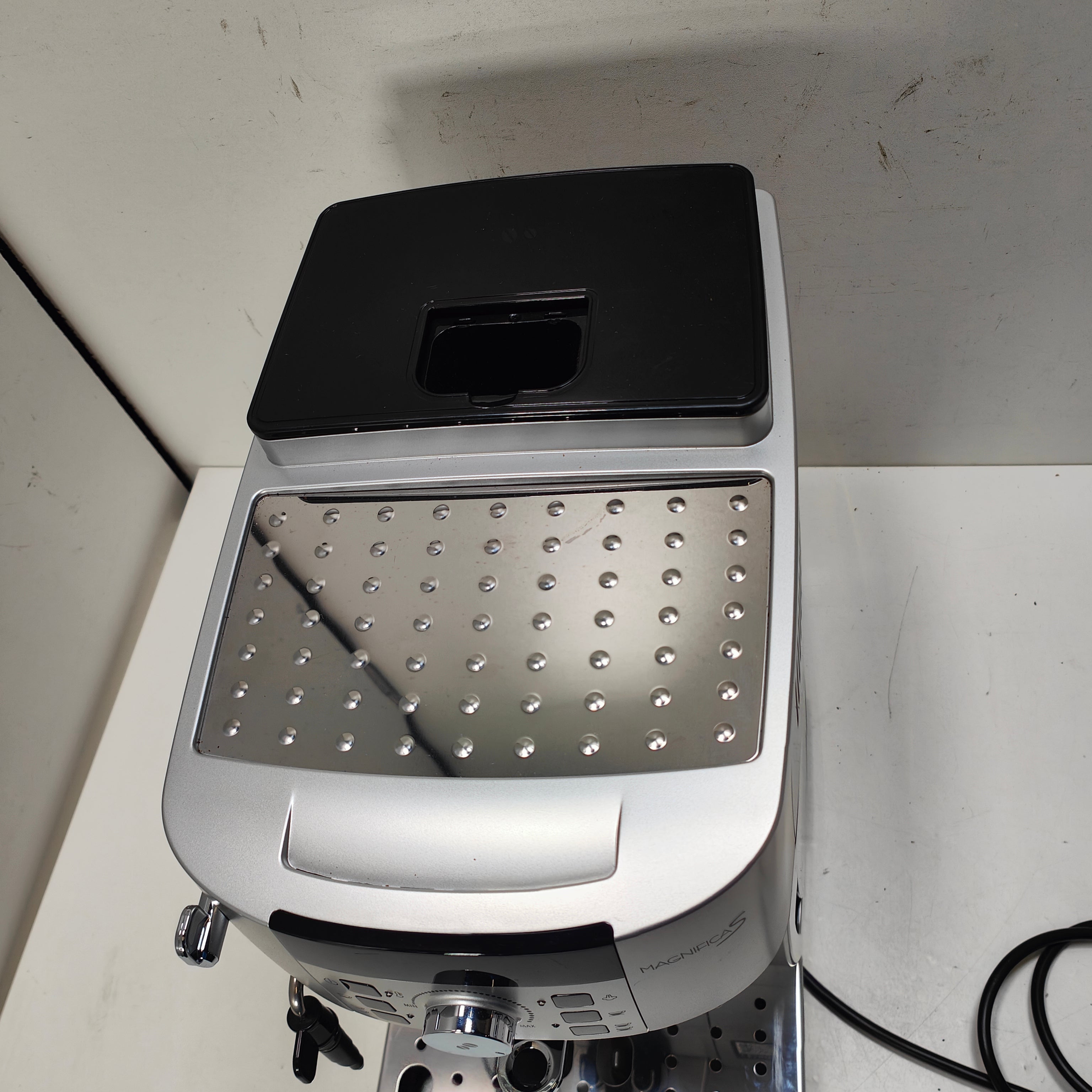DeLonghi ECAM22.110SB MagnificaS