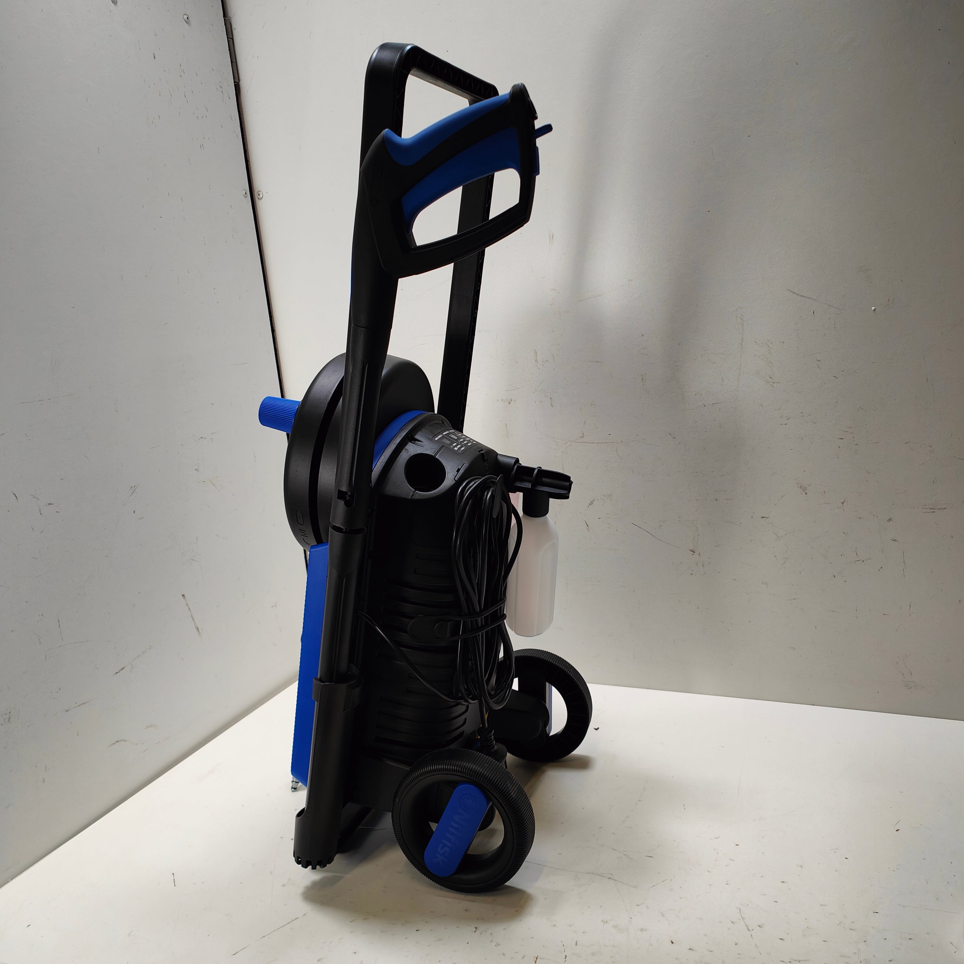 Nilfisk Core 140 mit Hand-PowerControl