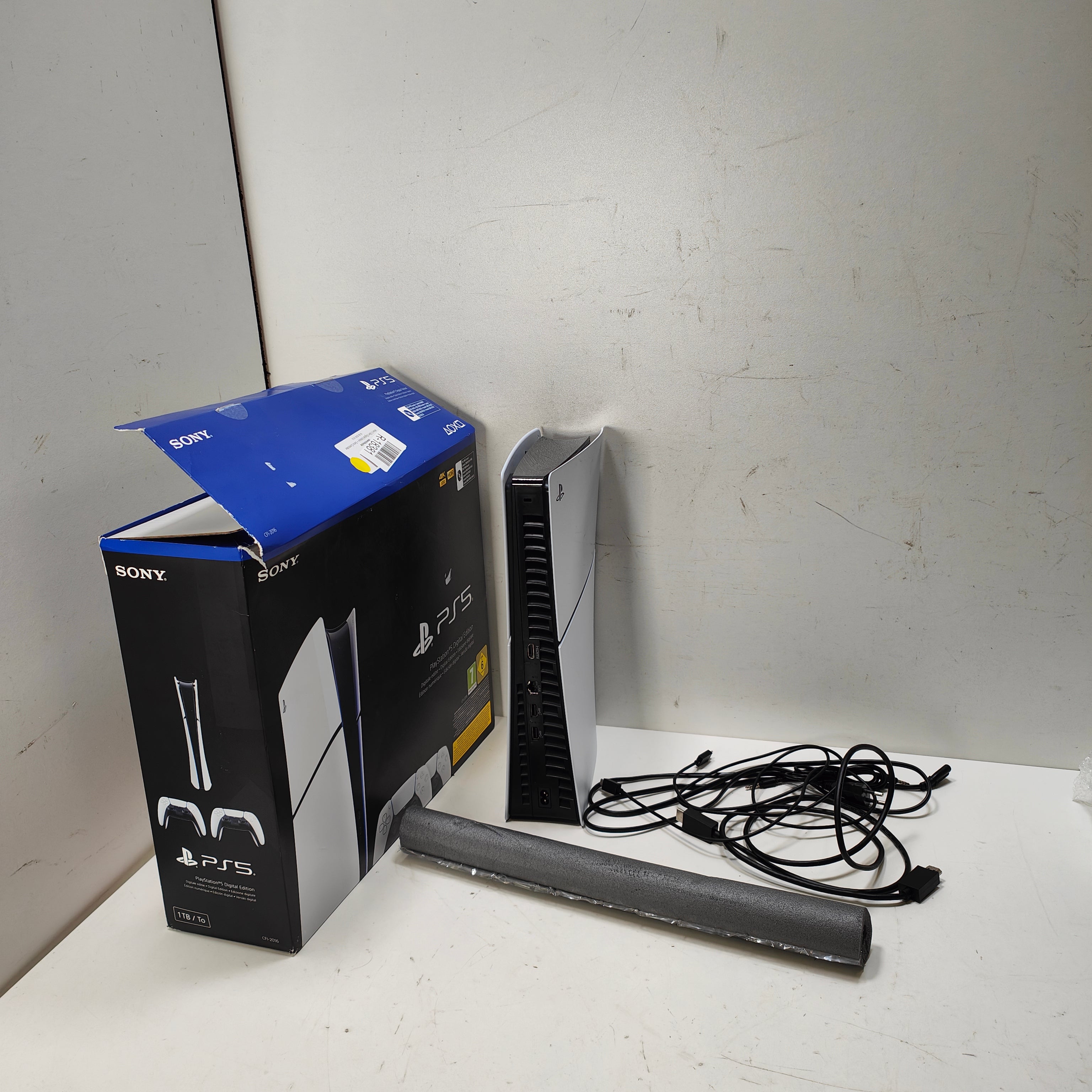 Sony PlayStation 5 Slim Digital Edition + zusätzlicher Controller Weiß