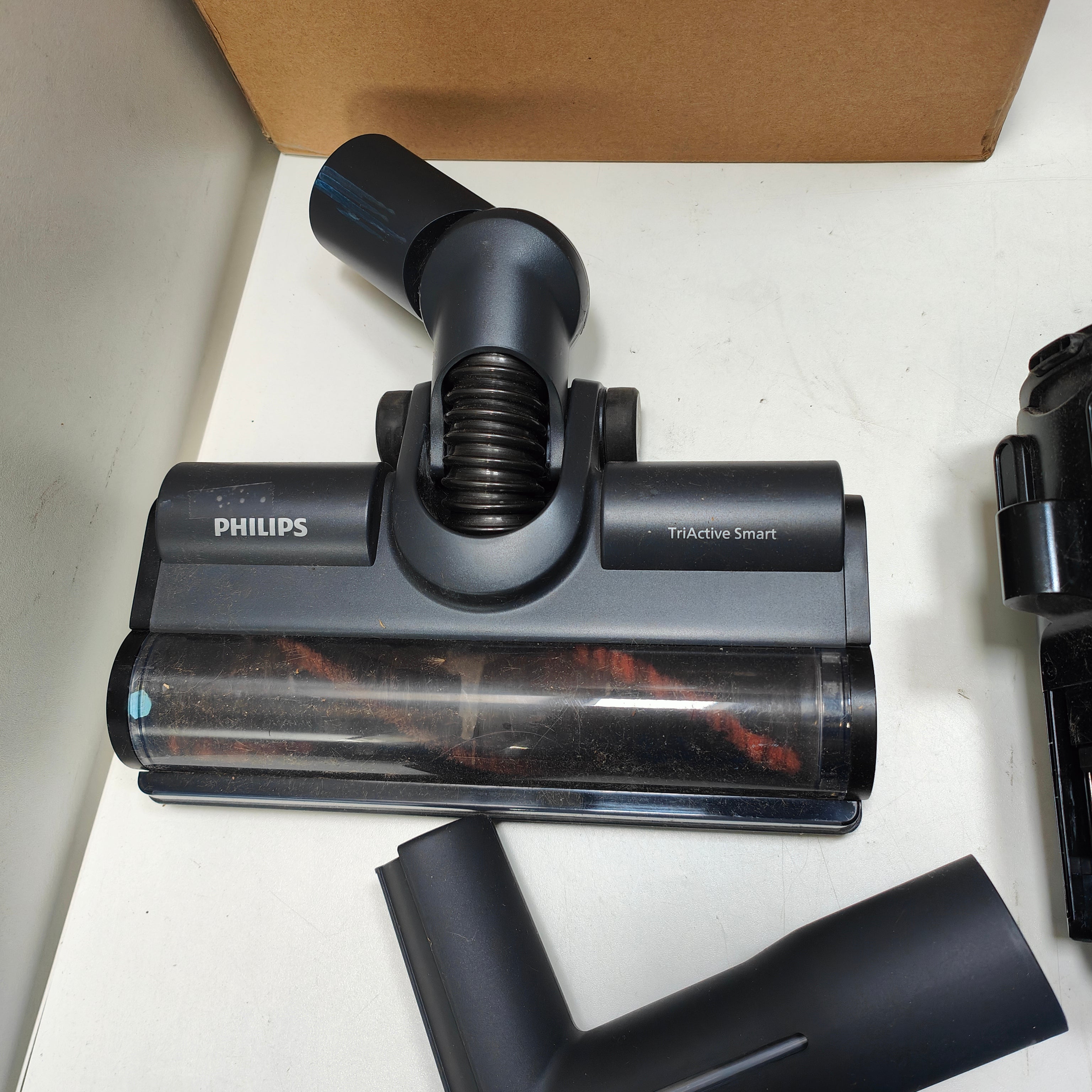 Philips 7000 Serie kabelloser Staubsauger Aqua