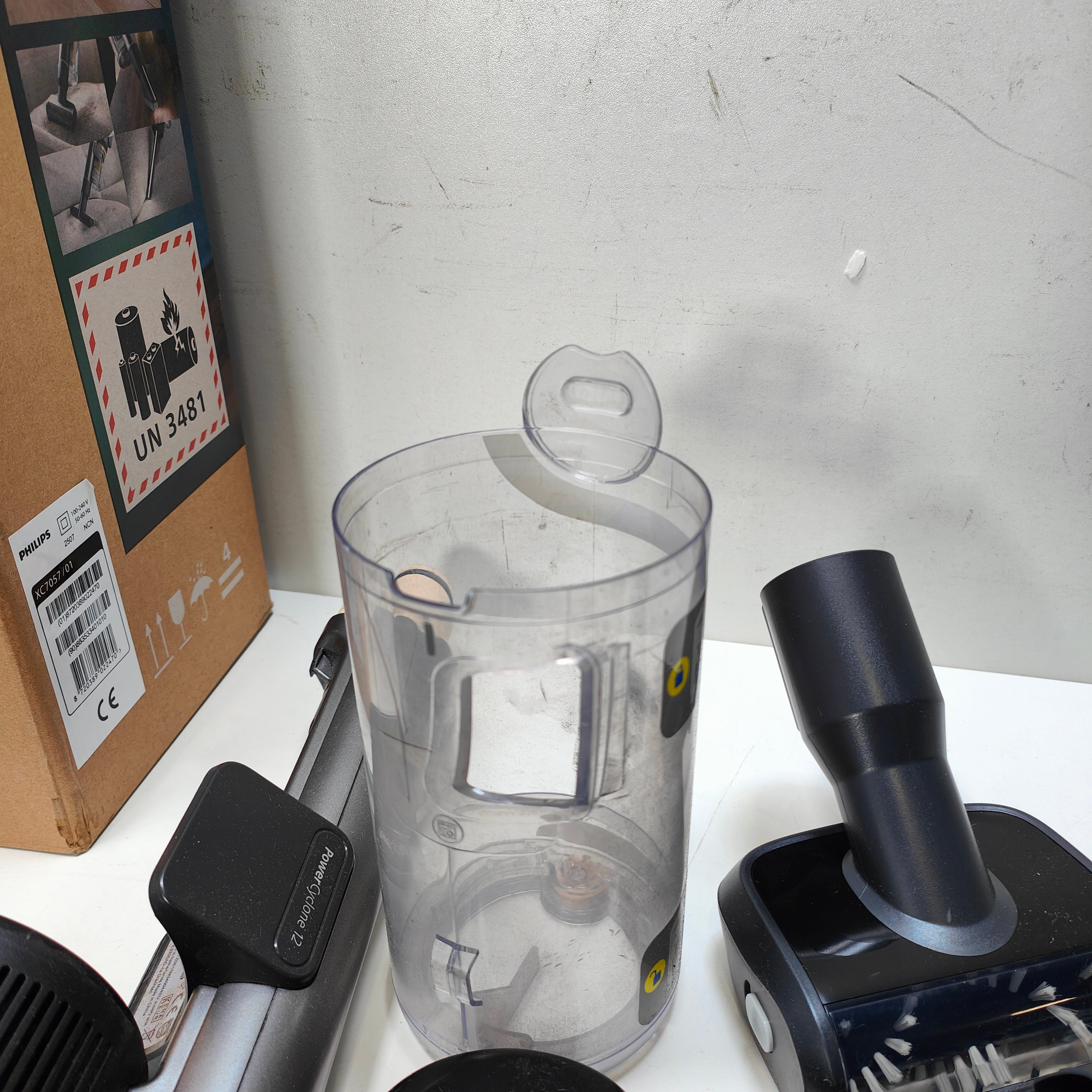 Philips 7000 Serie kabelloser Staubsauger Aqua