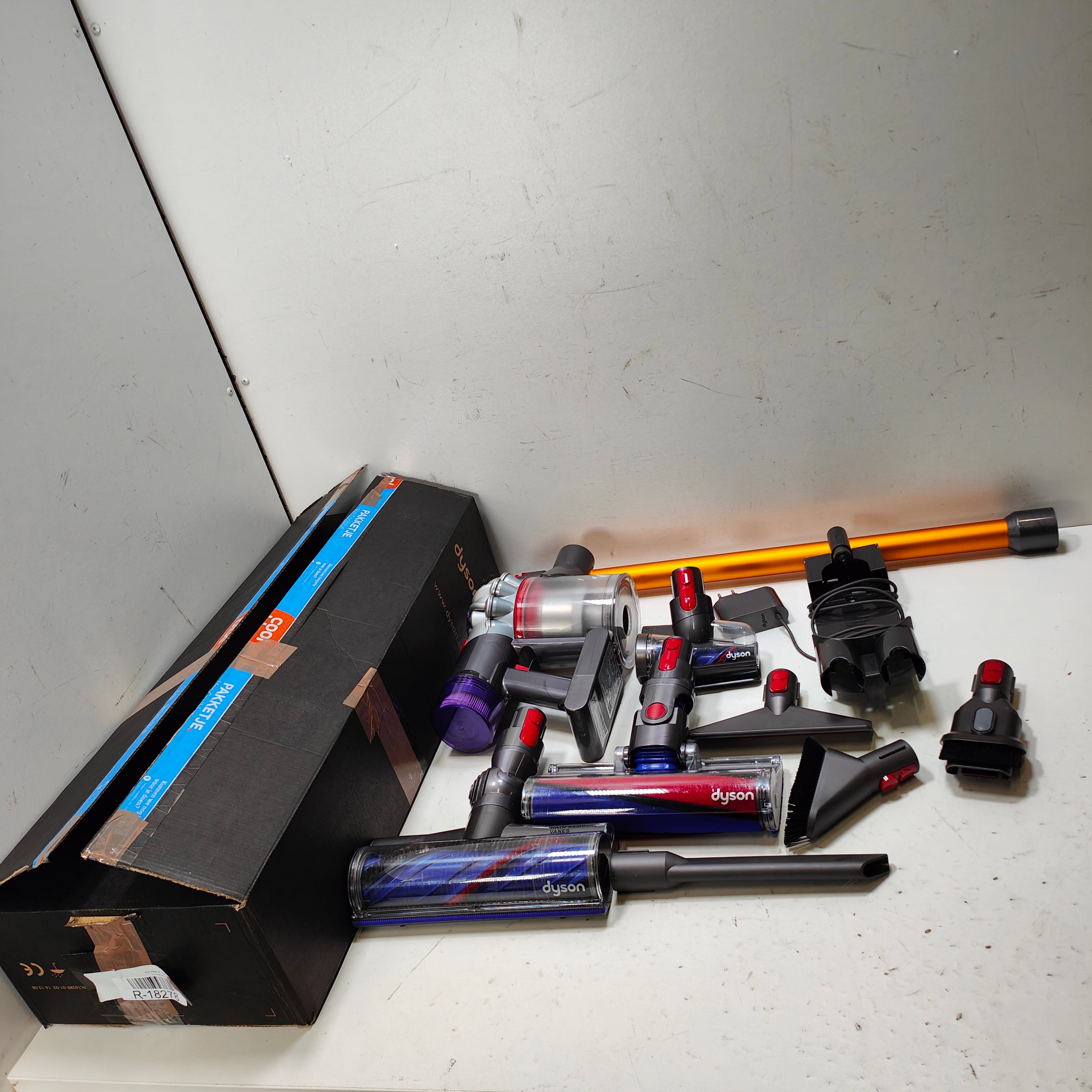 Dyson V8 Absolute 476547-01