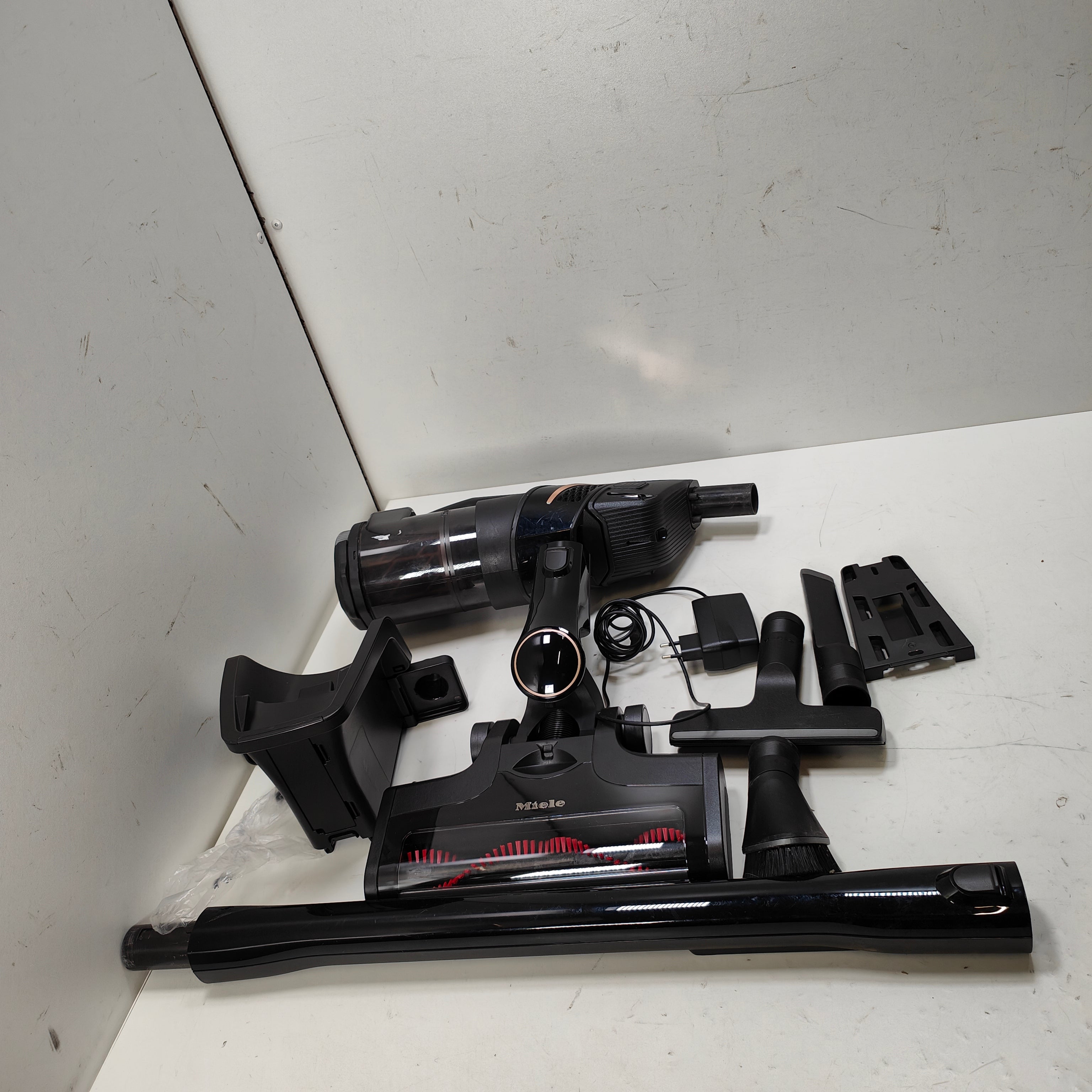 Miele Triflex HX2 Cat & Dog Obsidian Schwarz