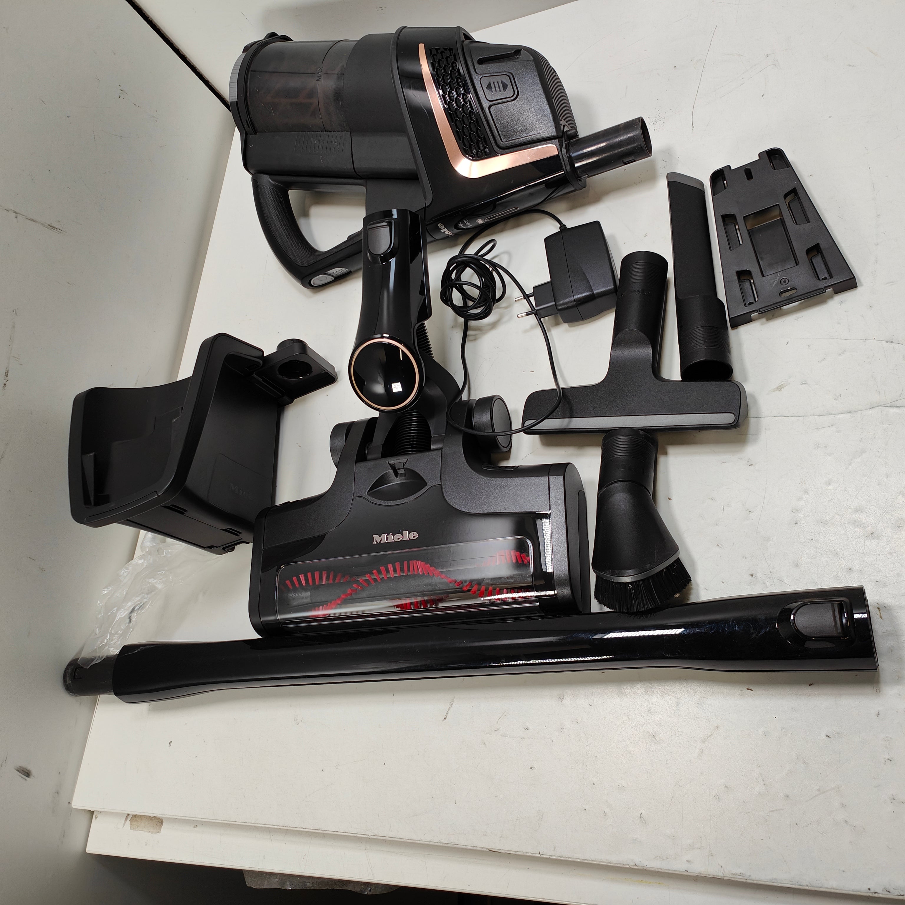 Miele Triflex HX2 Cat & Dog Obsidian Schwarz
