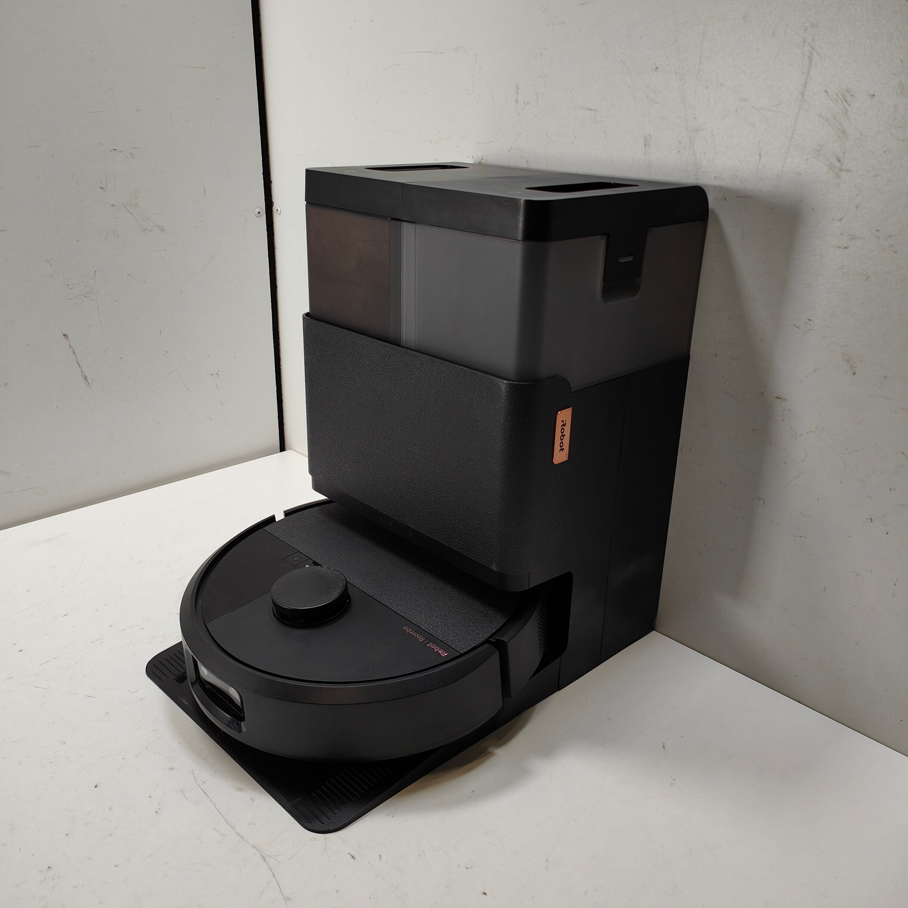 iRobot Roomba Plus 505 + Black