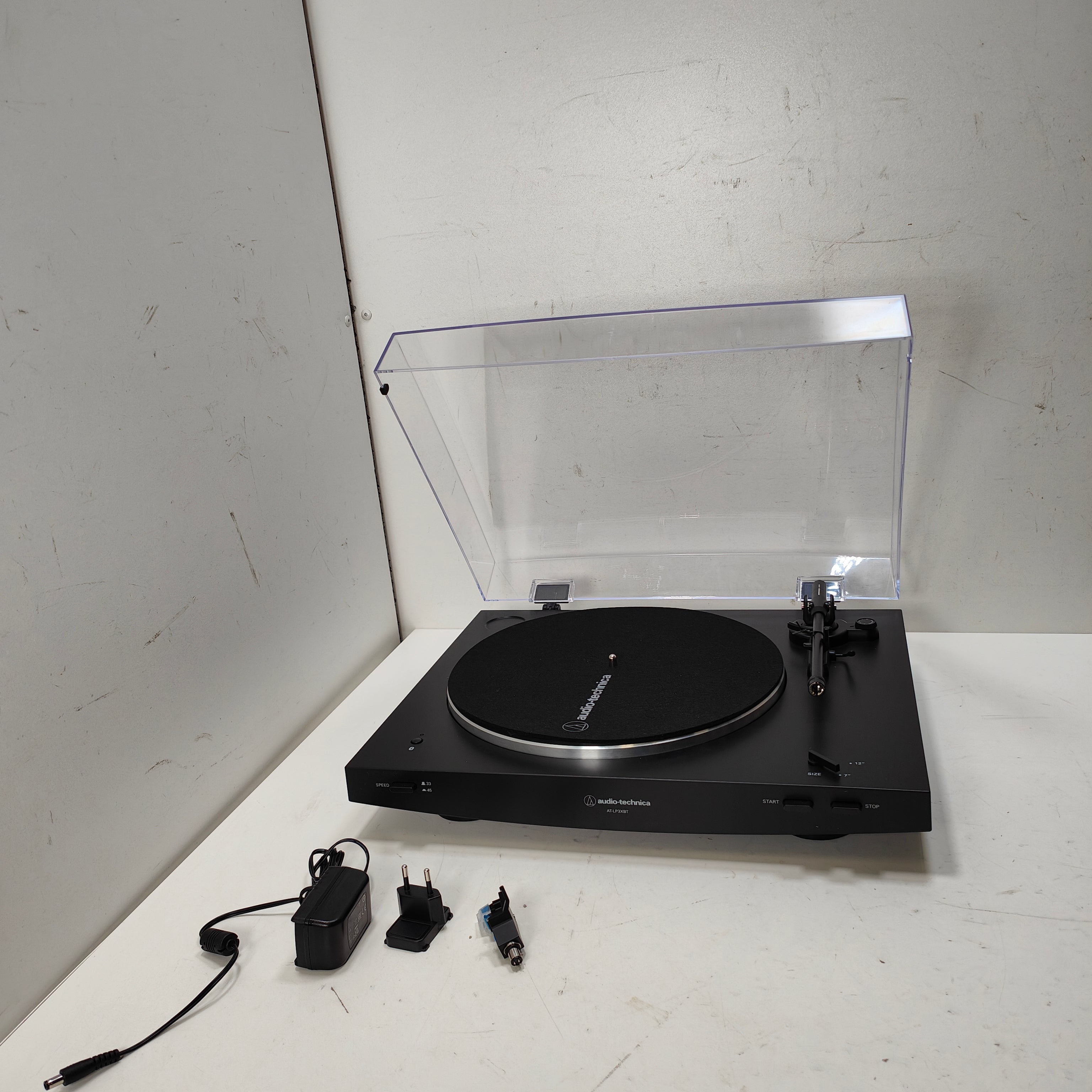 Audio-Technica AT-LP3XBT Schwarz