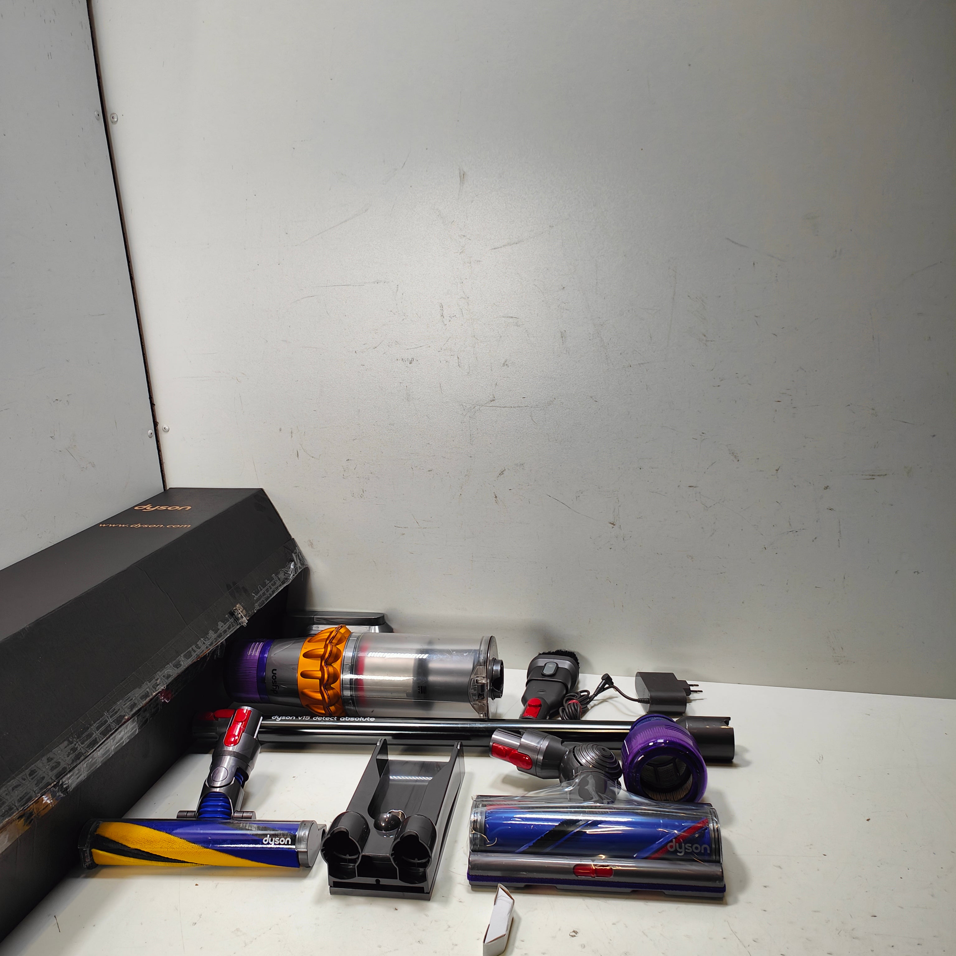 Dyson V15 Detect Absolute