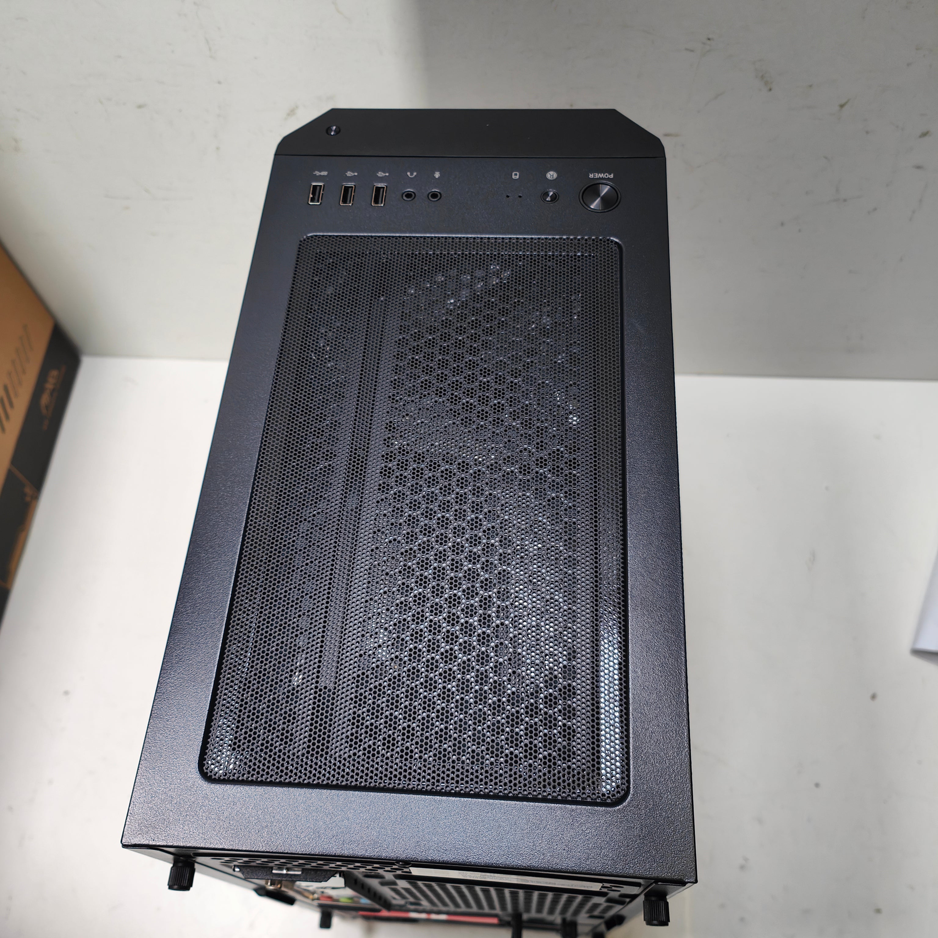 Cobalt x Angetrieben von MSI - Stufe 1 - RTX 5060 - Ryzen 7 5700X
