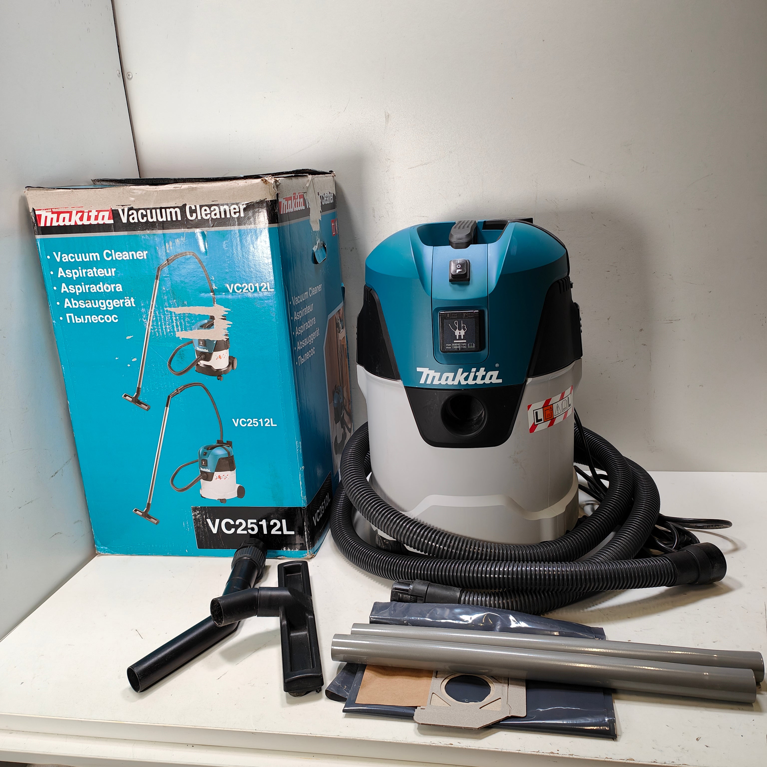 Makita VC2512L