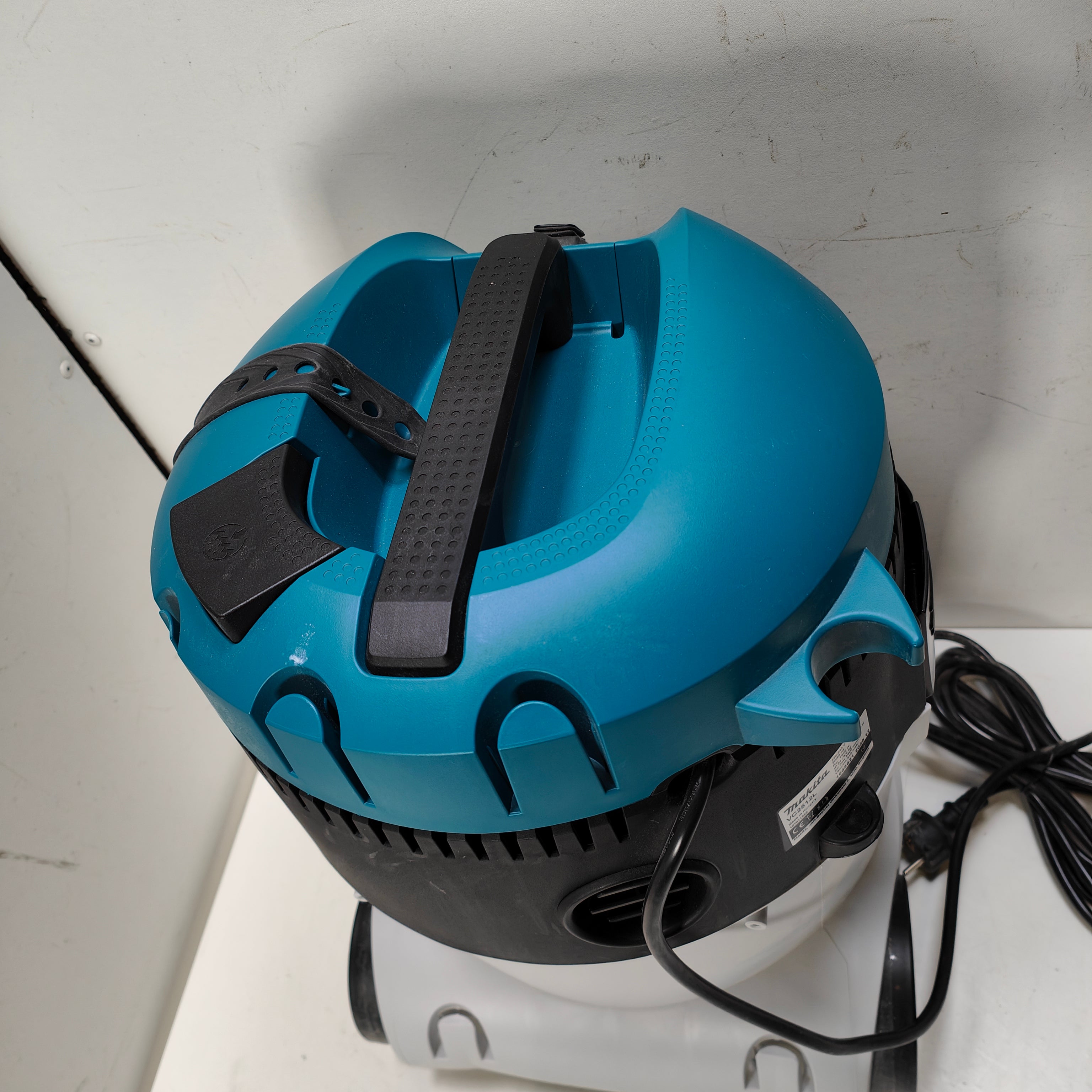 Makita VC2512L