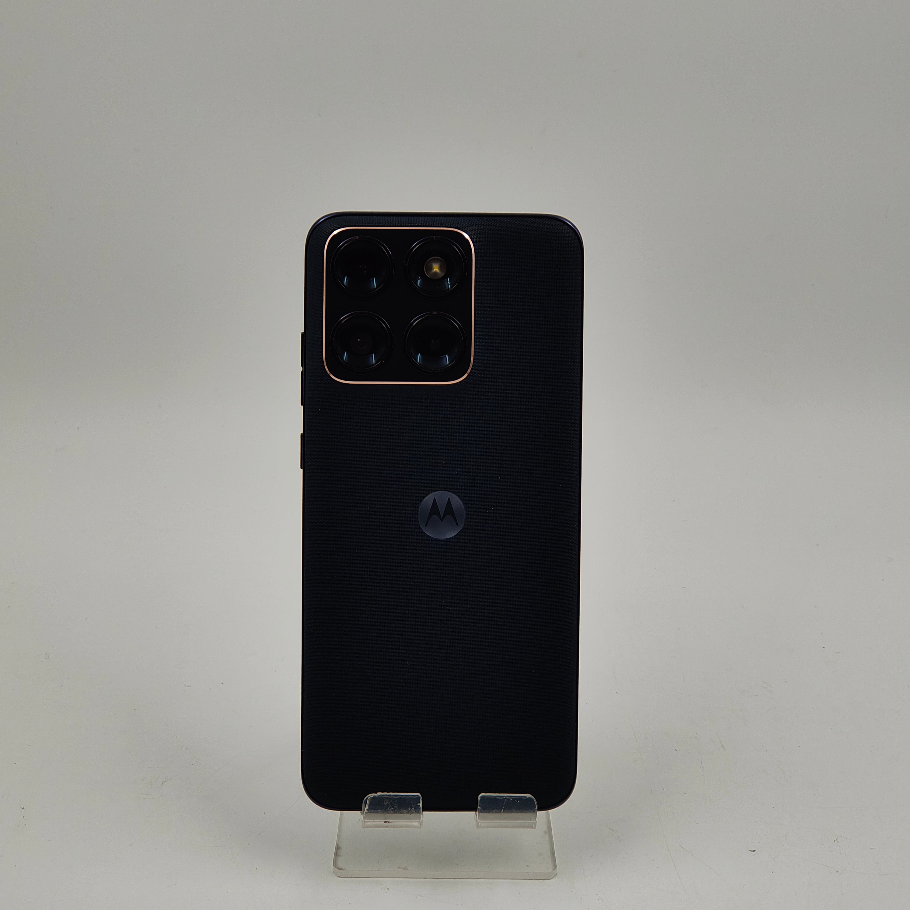 Motorola Edge 70 Fusion Pantone Silhouette