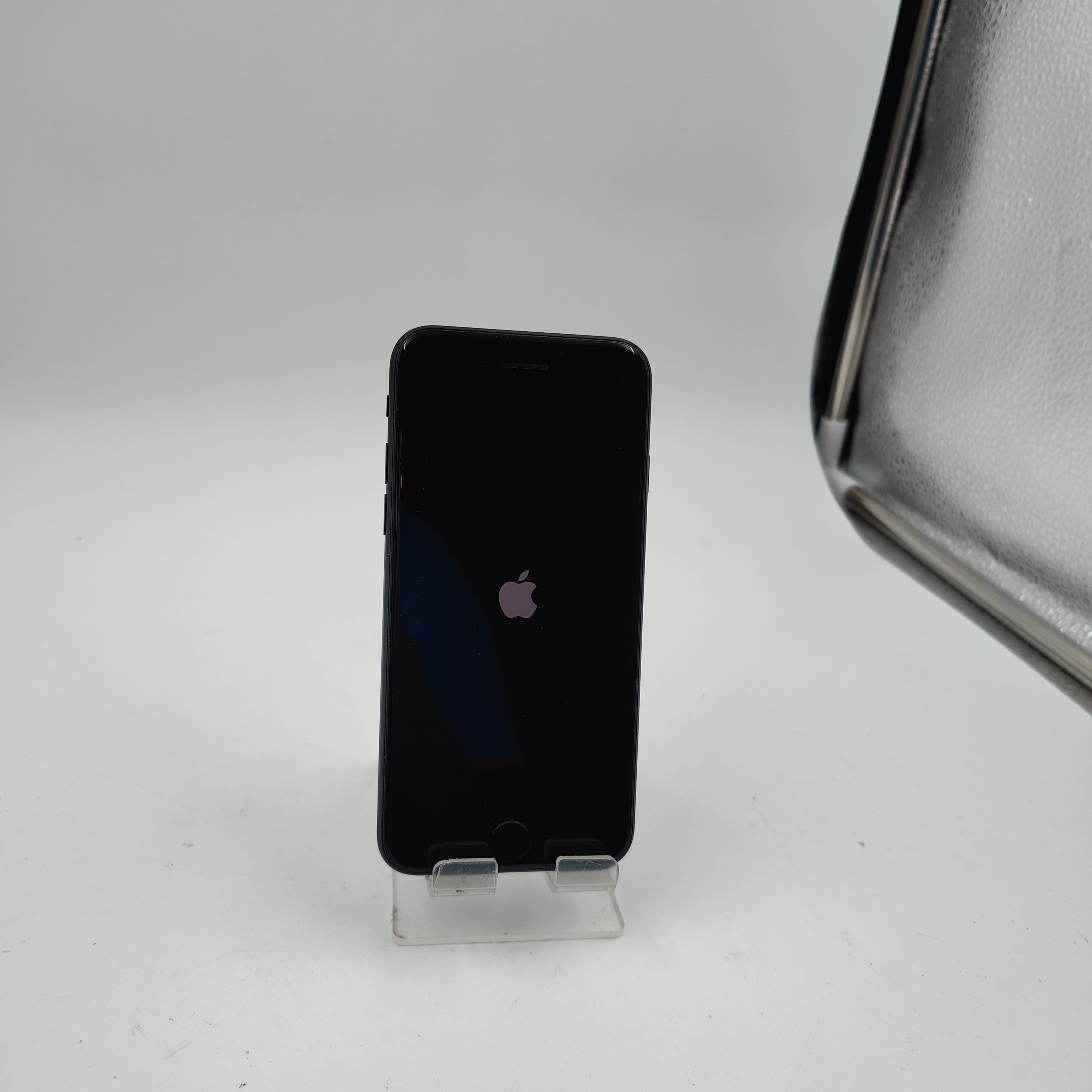 Refurbished iPhone SE 2020 Black 64GB - A