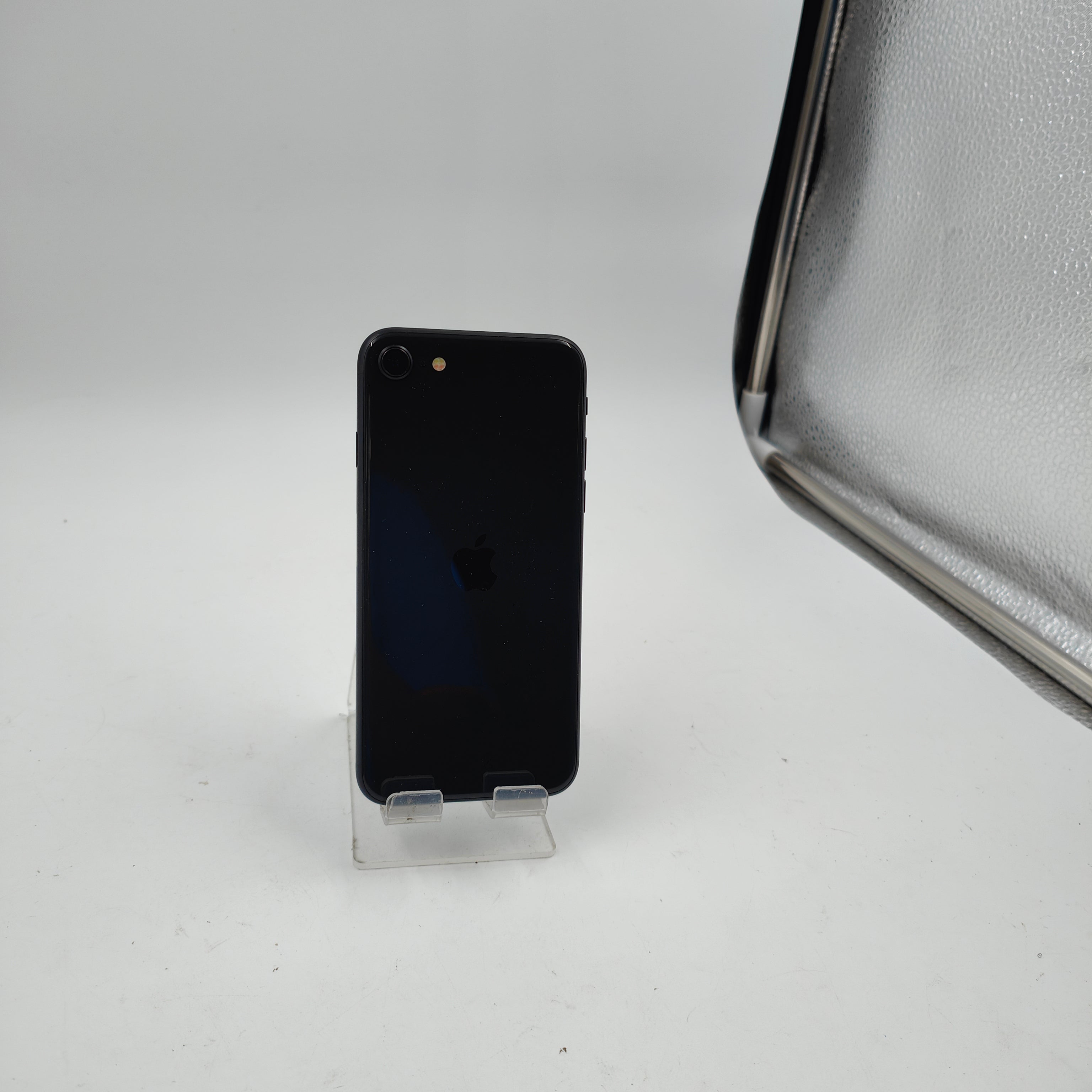 Refurbished iPhone SE 2020 Black 64GB - A