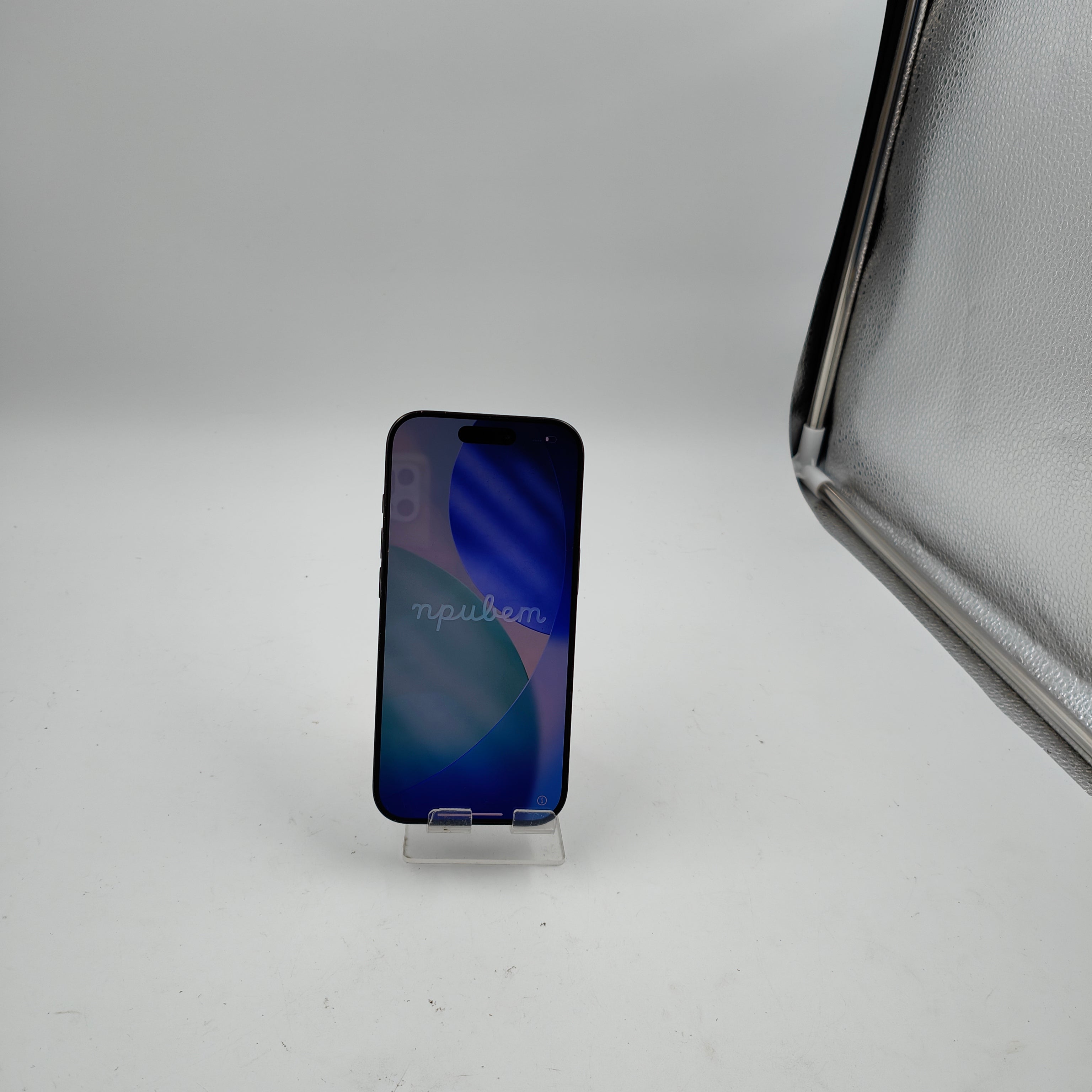 Generalüberholtes iPhone 16 Pro 128GB Schwarz Titan