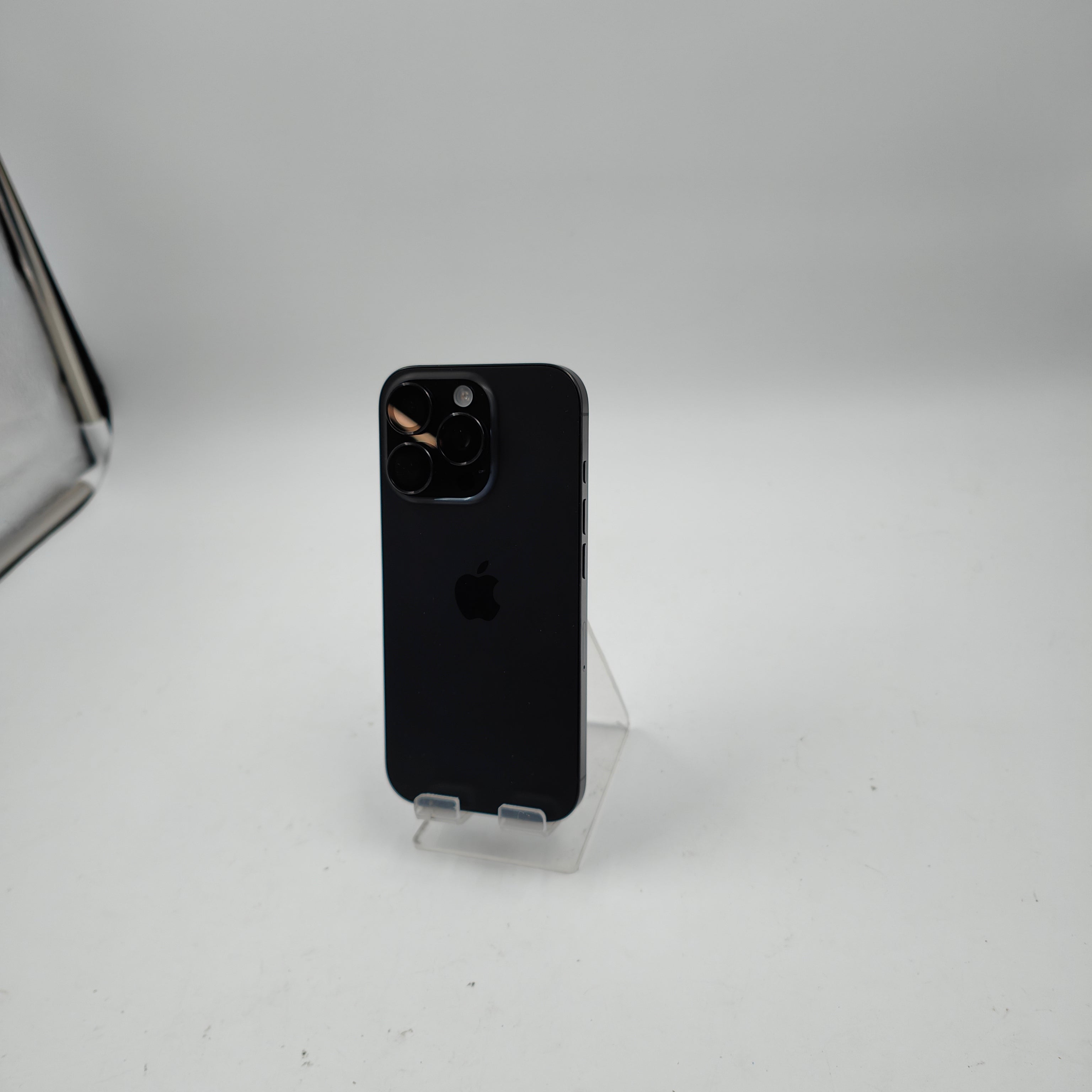 Generalüberholtes iPhone 16 Pro 128GB Schwarz Titan