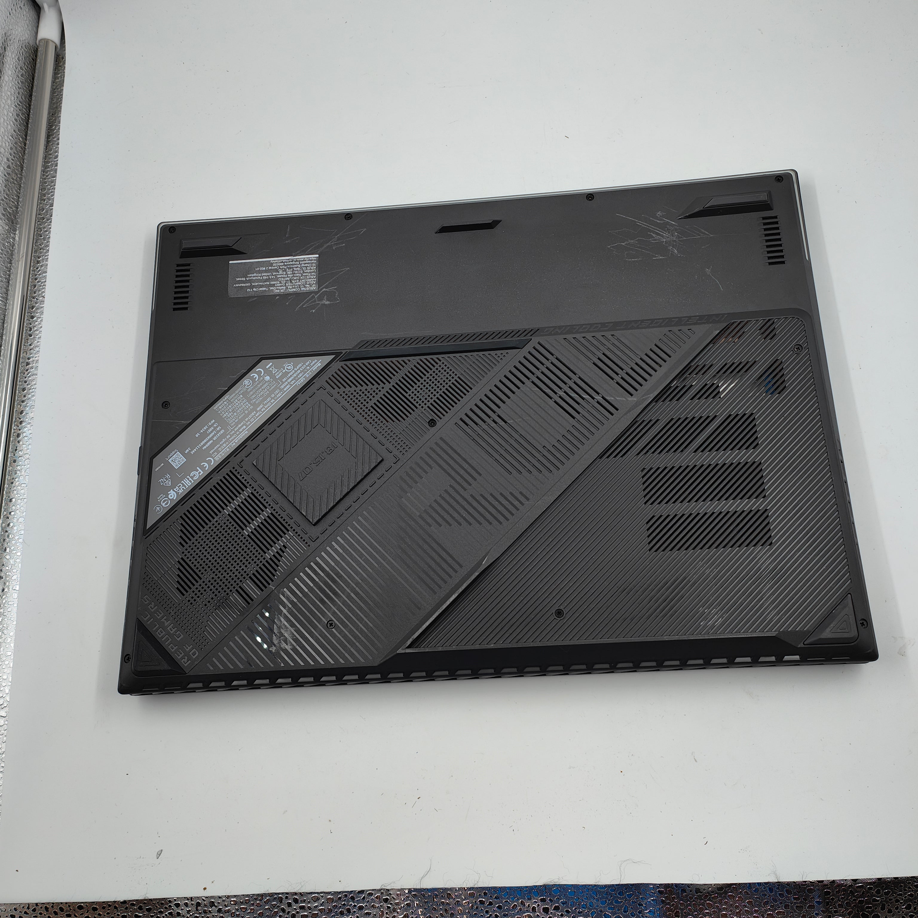 Asus ROG Strix G18 G814JIR-N6094W AZERTY