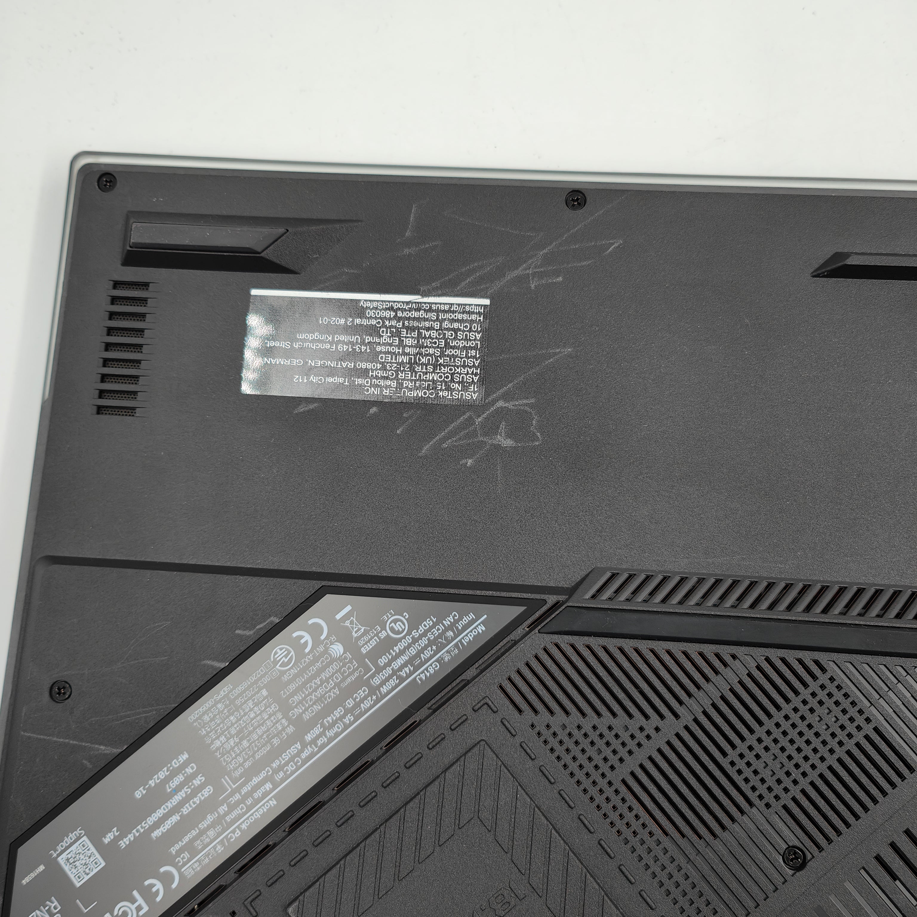 Asus ROG Strix G18 G814JIR-N6094W AZERTY