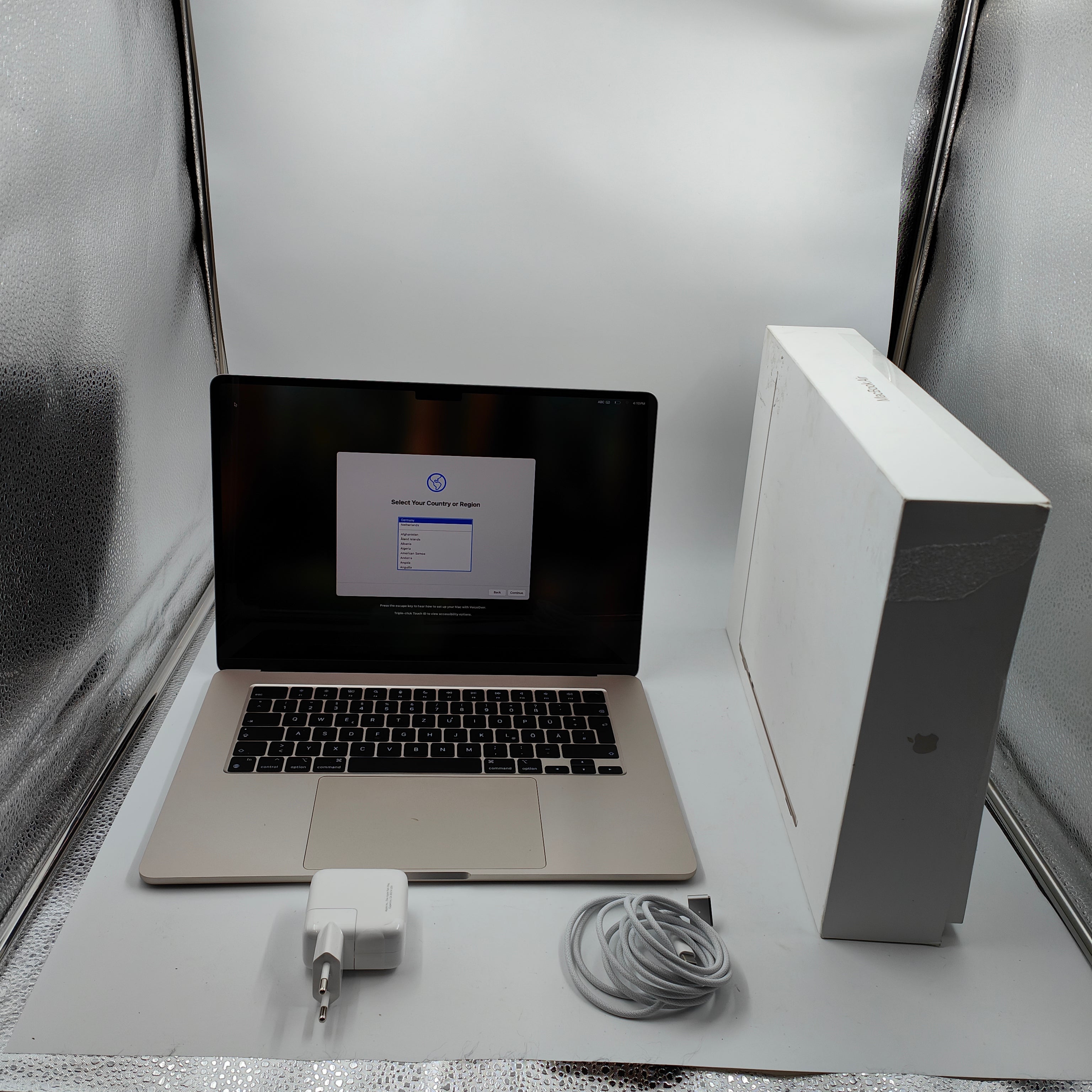 Apple MacBook Air 15" (2024) M3 (8/10) 8GB/256GB Starlight QWERTZ