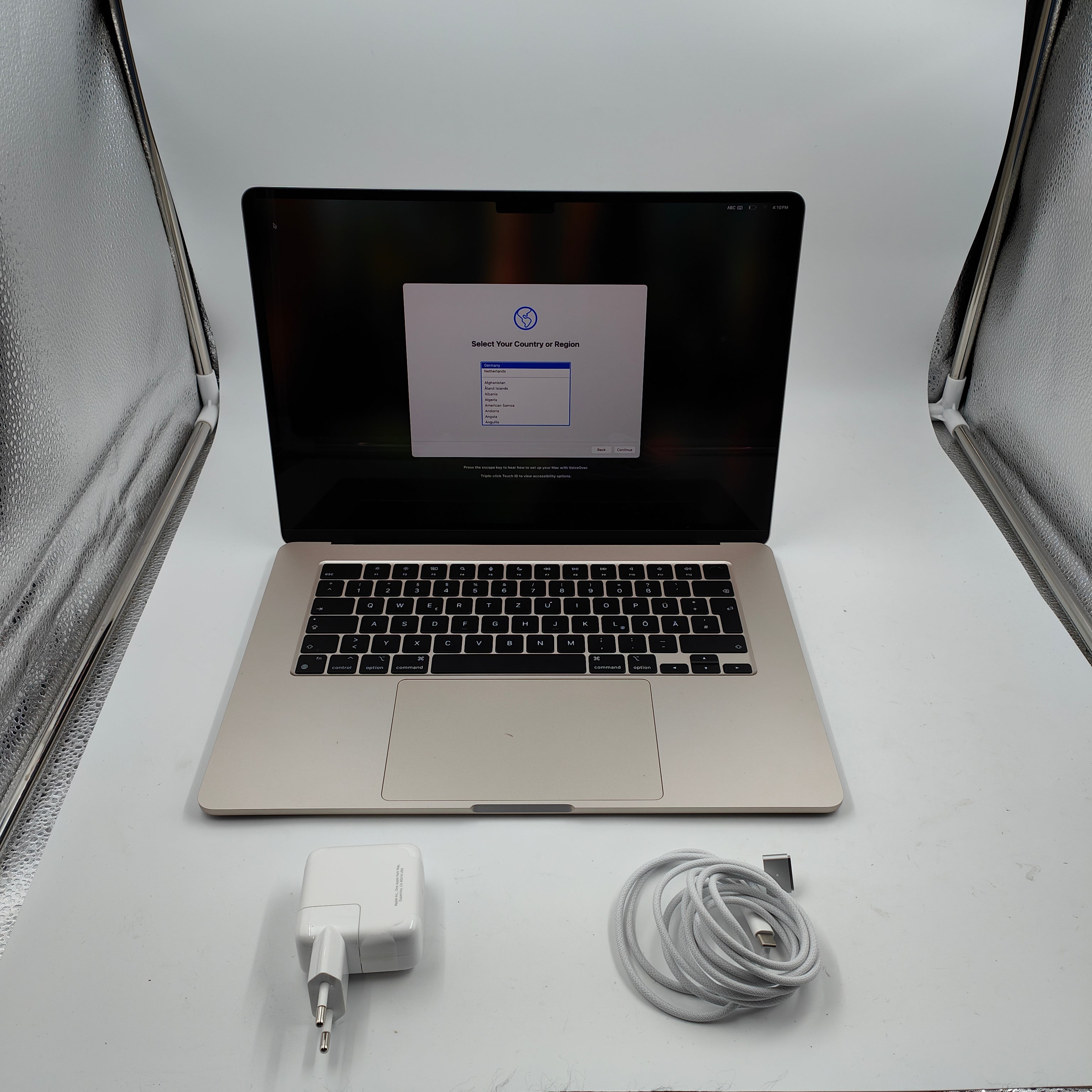 Apple MacBook Air 15" (2024) M3 (8/10) 8GB/256GB Starlight QWERTZ