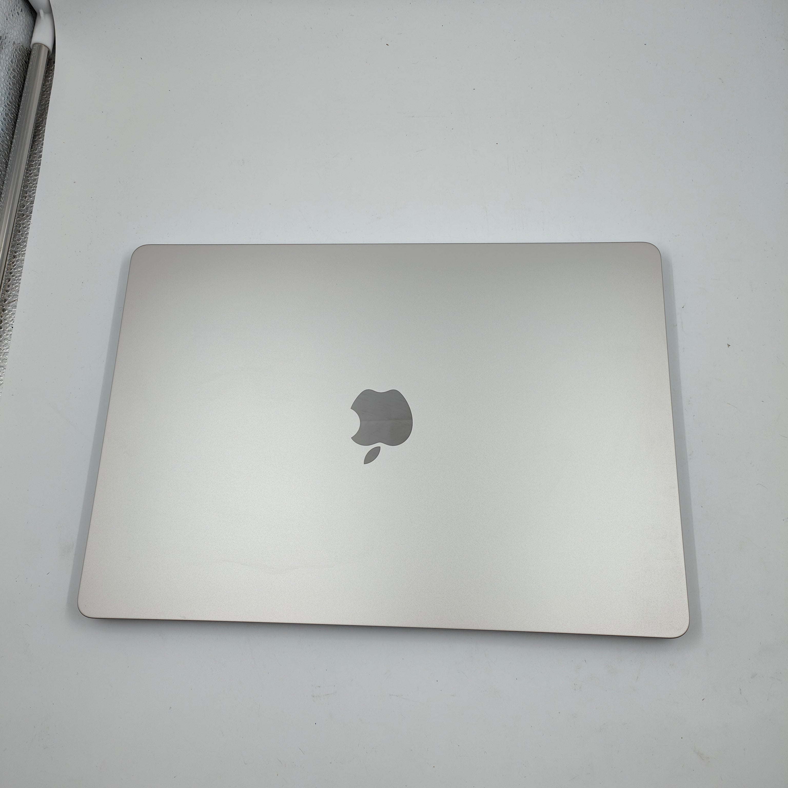 Apple MacBook Air 15" (2024) M3 (8/10) 8GB/256GB Starlight QWERTZ