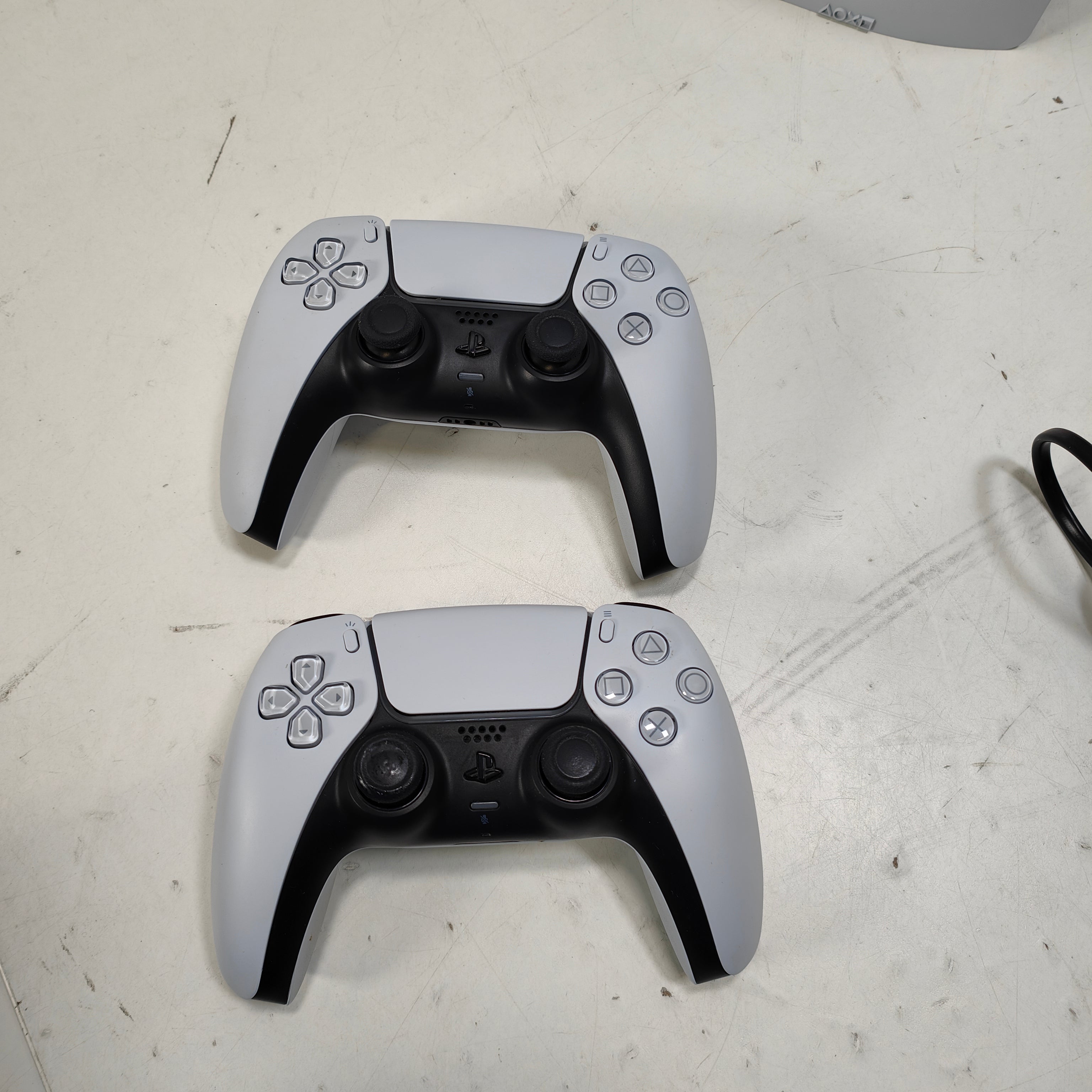 Sony PlayStation 5 Slim Disc Edition + zusätzlicher Controller Weiß