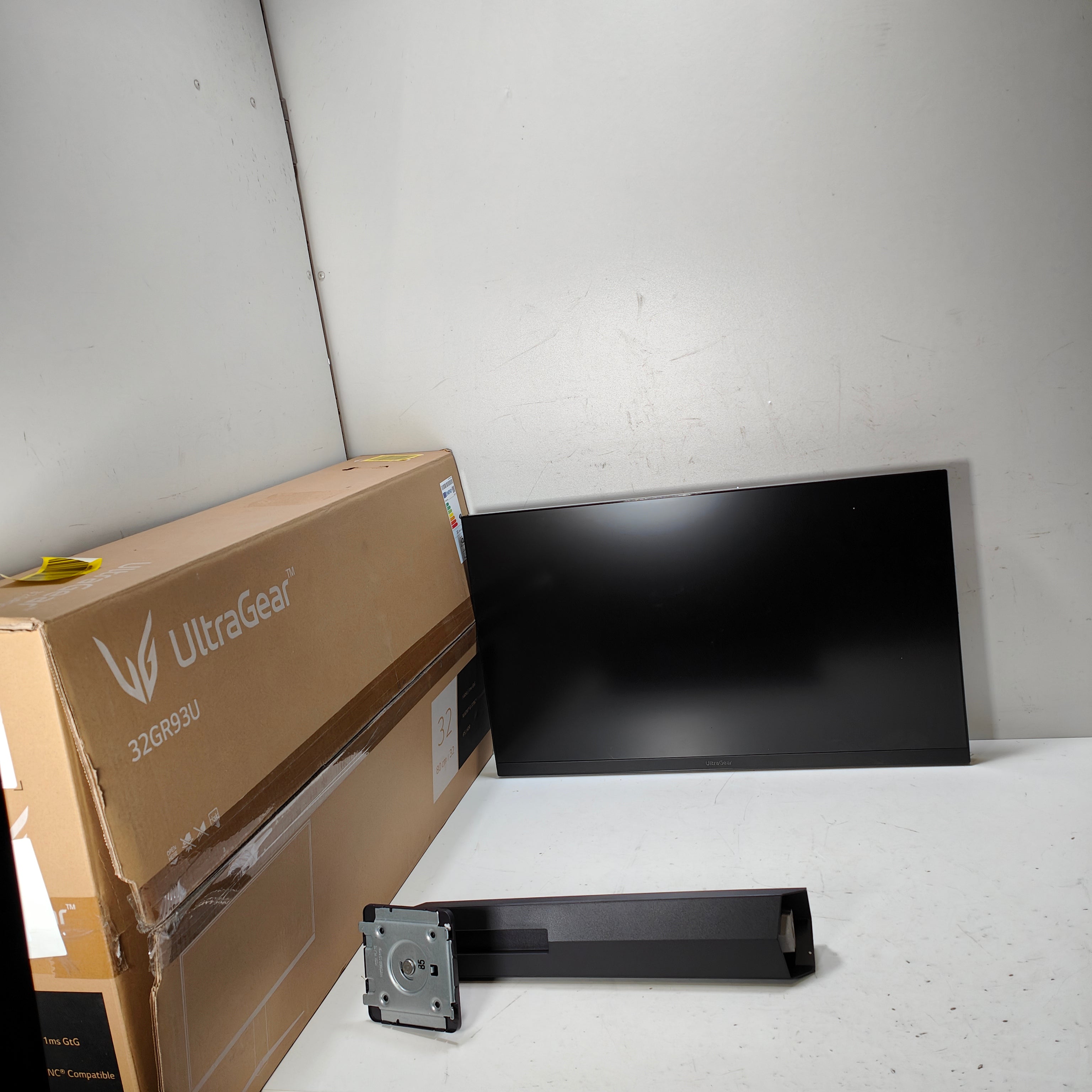 LG UltraGear 32GR93U-B