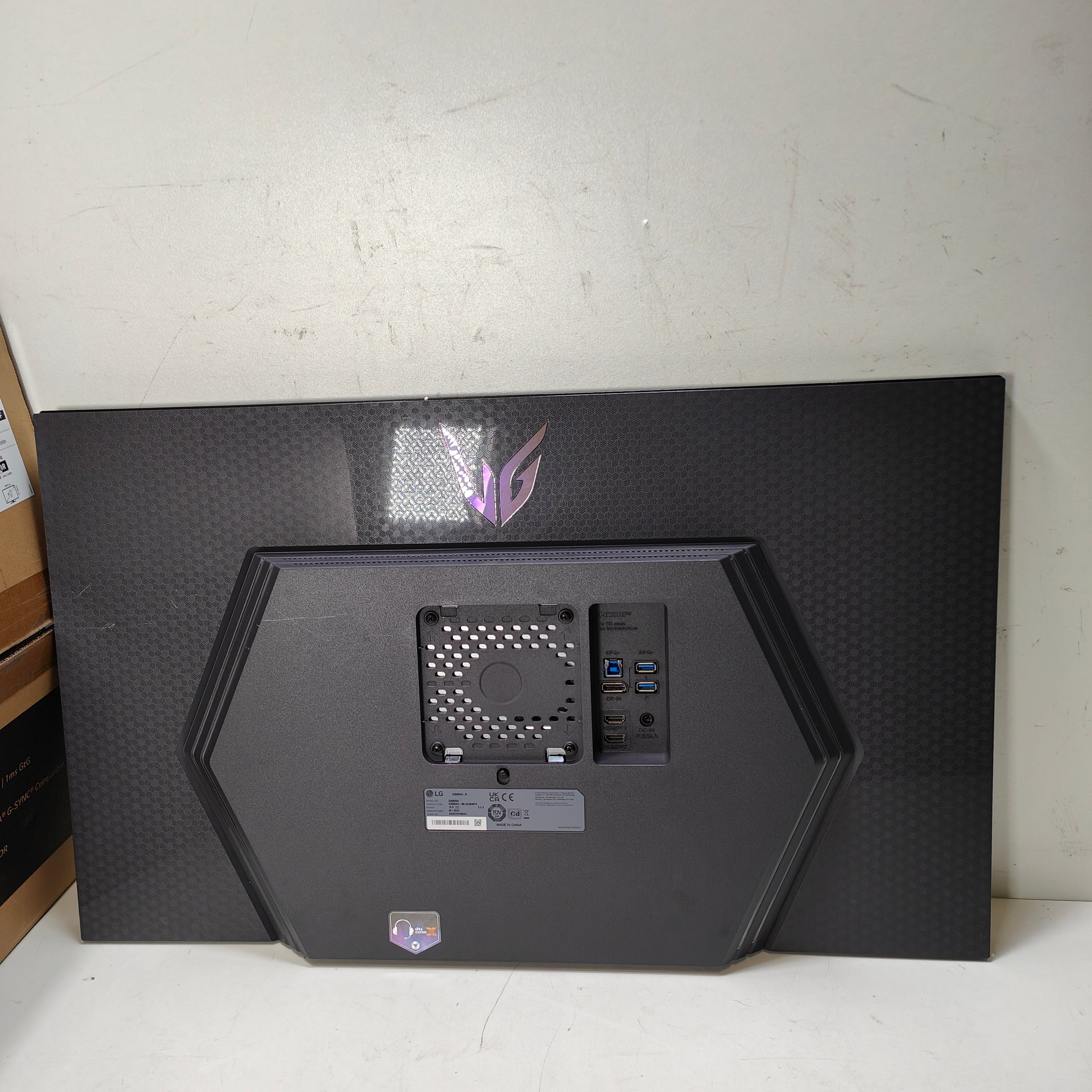 LG UltraGear 32GR93U-B