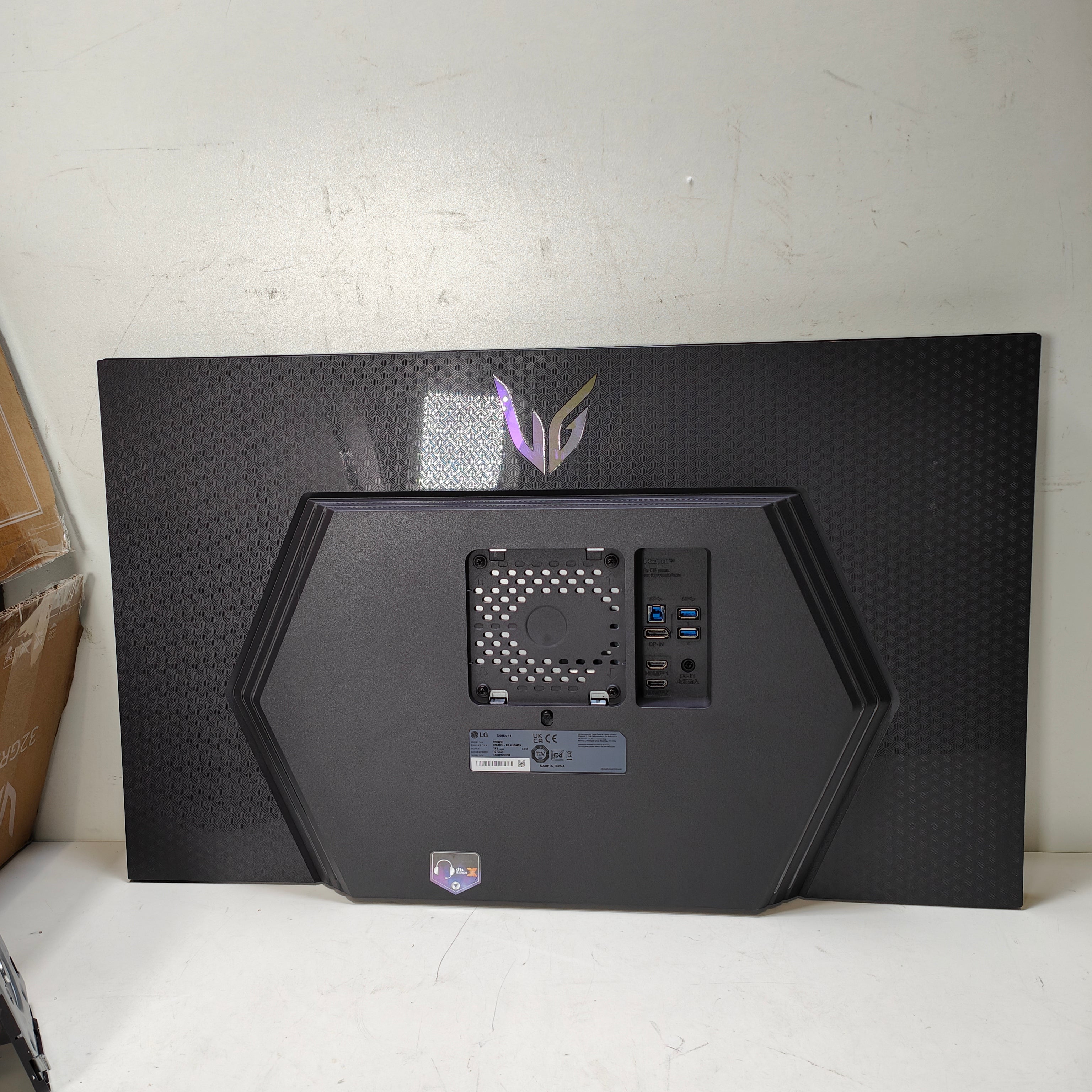 LG UltraGear 32GR93U-B