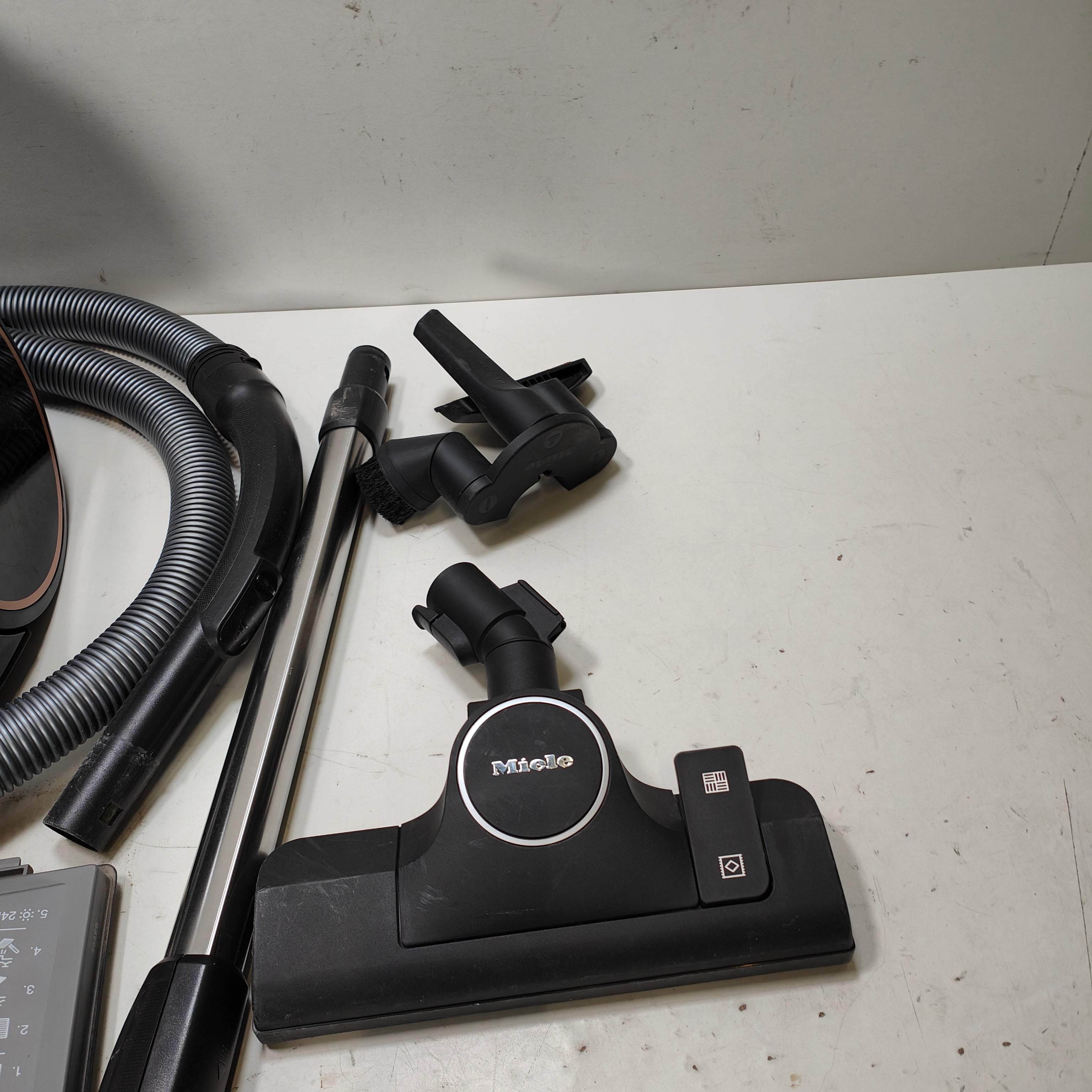 Miele Boost CX1 Cat & Dog Obsidian Schwarz