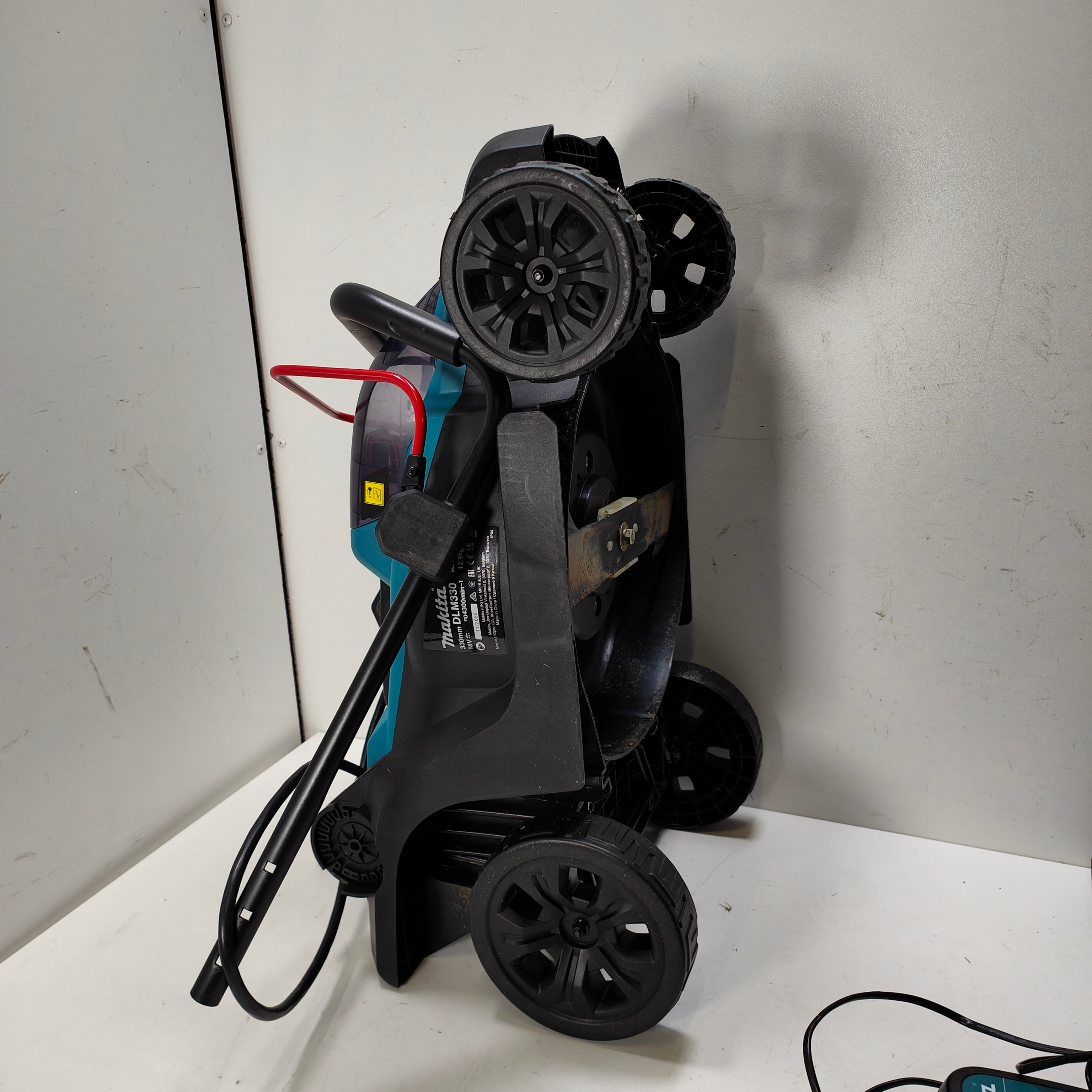 Makita DLM330SM