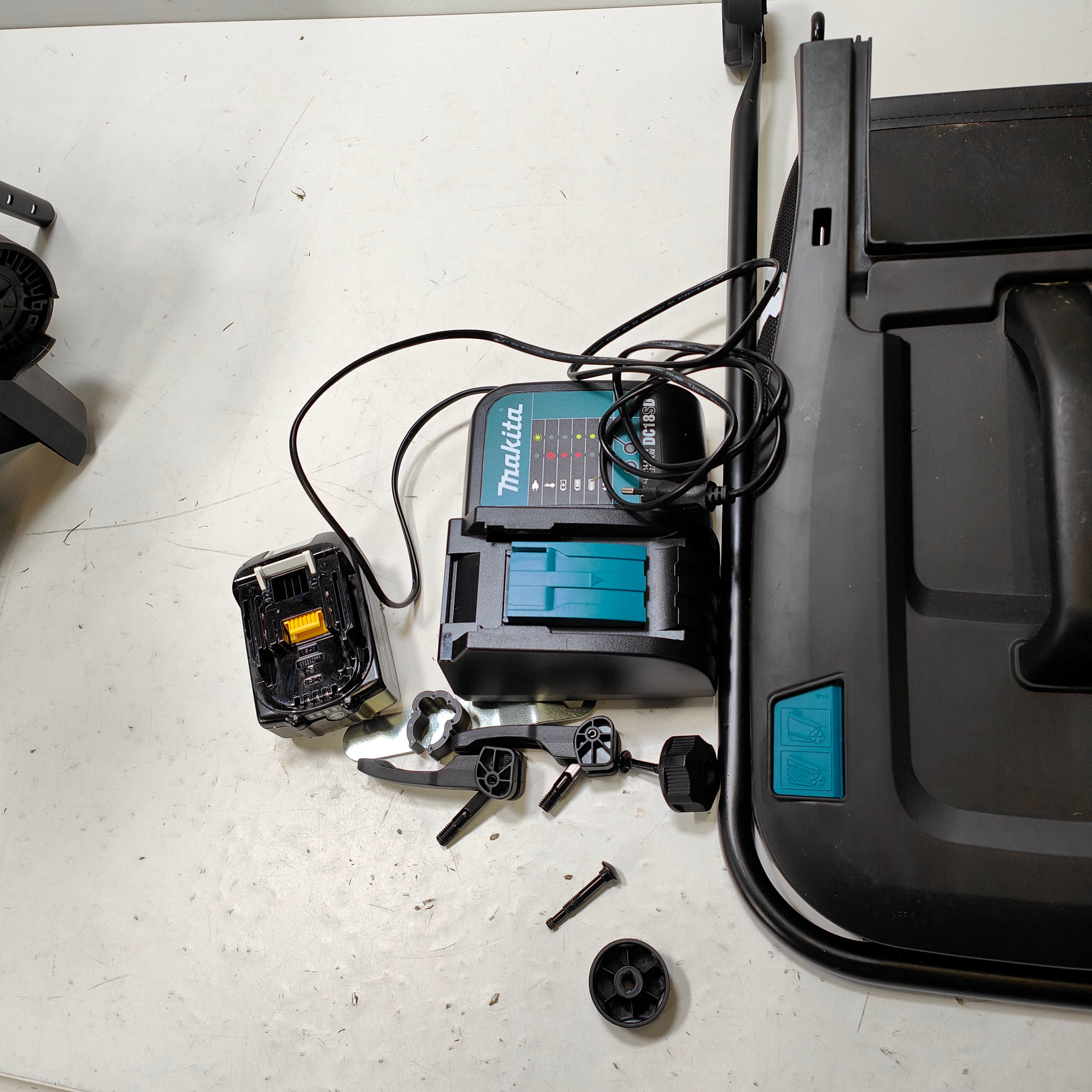Makita DLM330SM