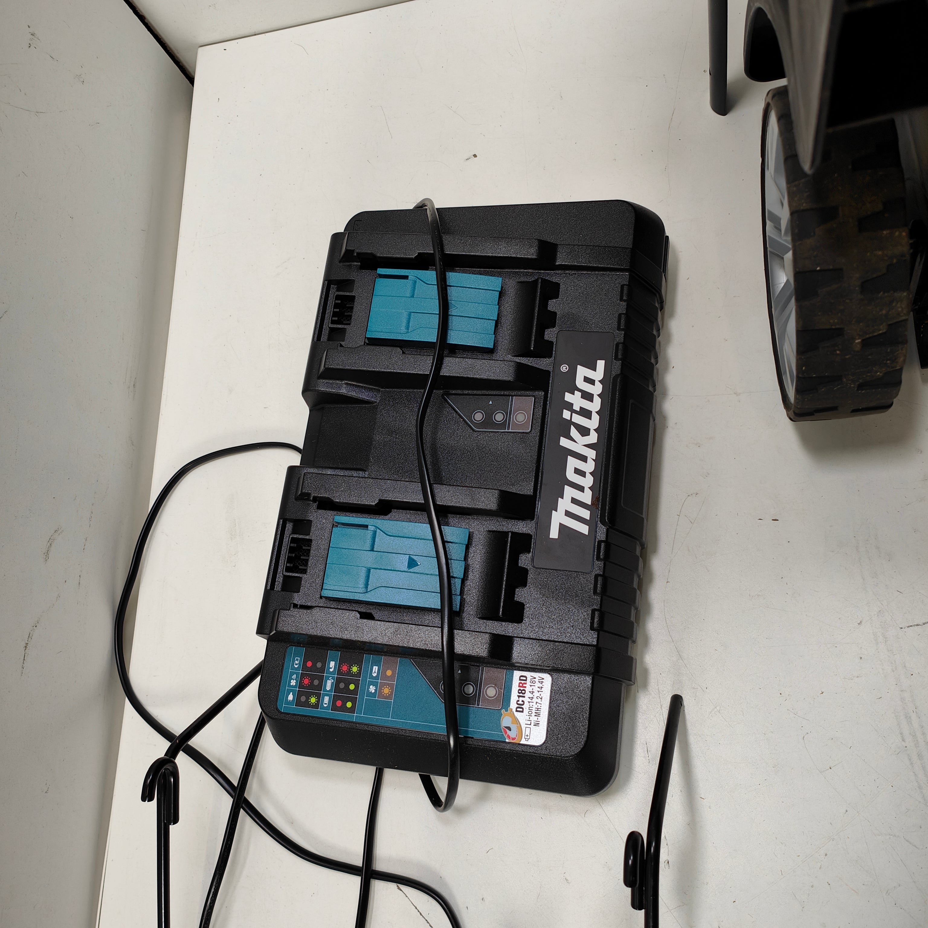 Makita DLM382PT2