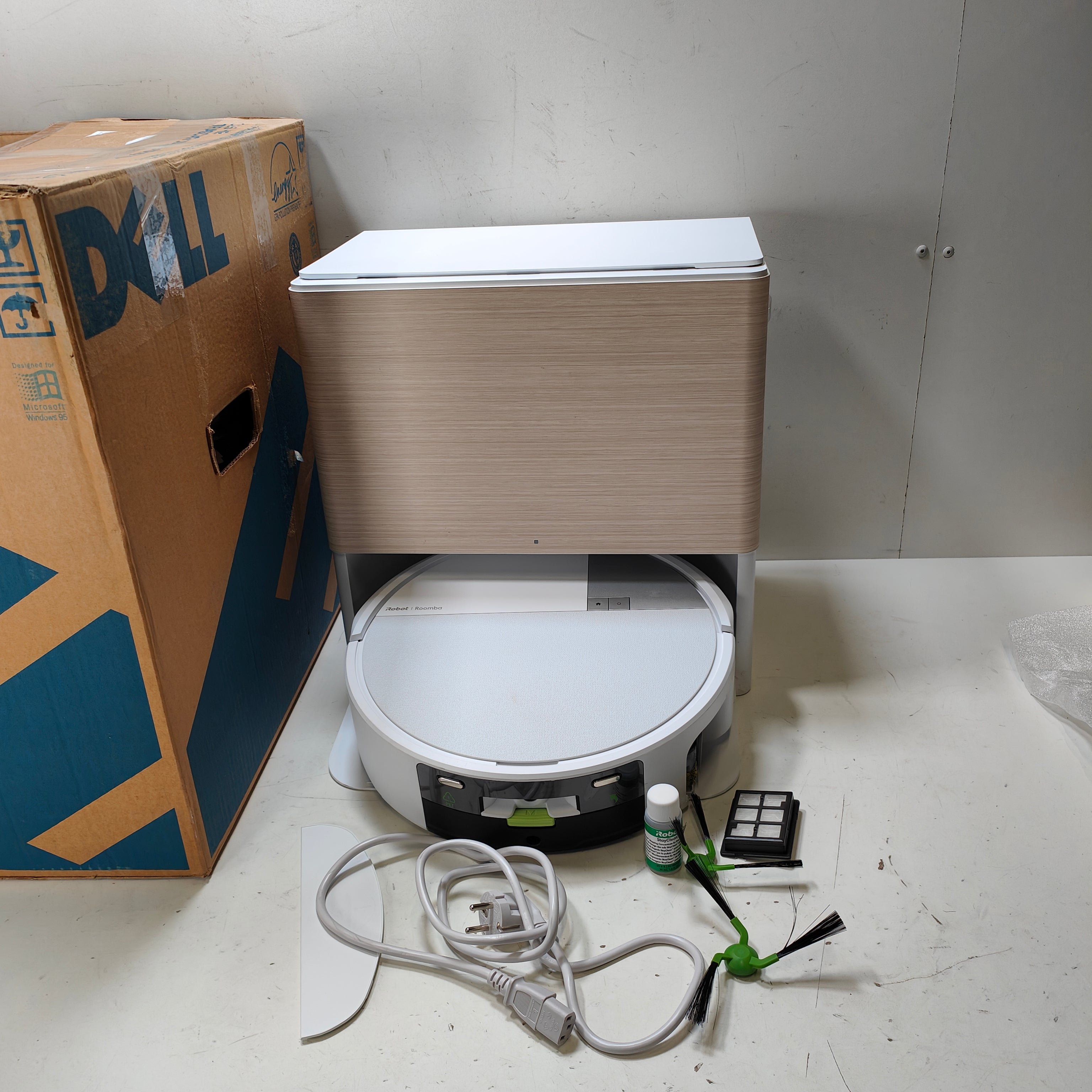 iRobot Roomba Max 705 Combo + White