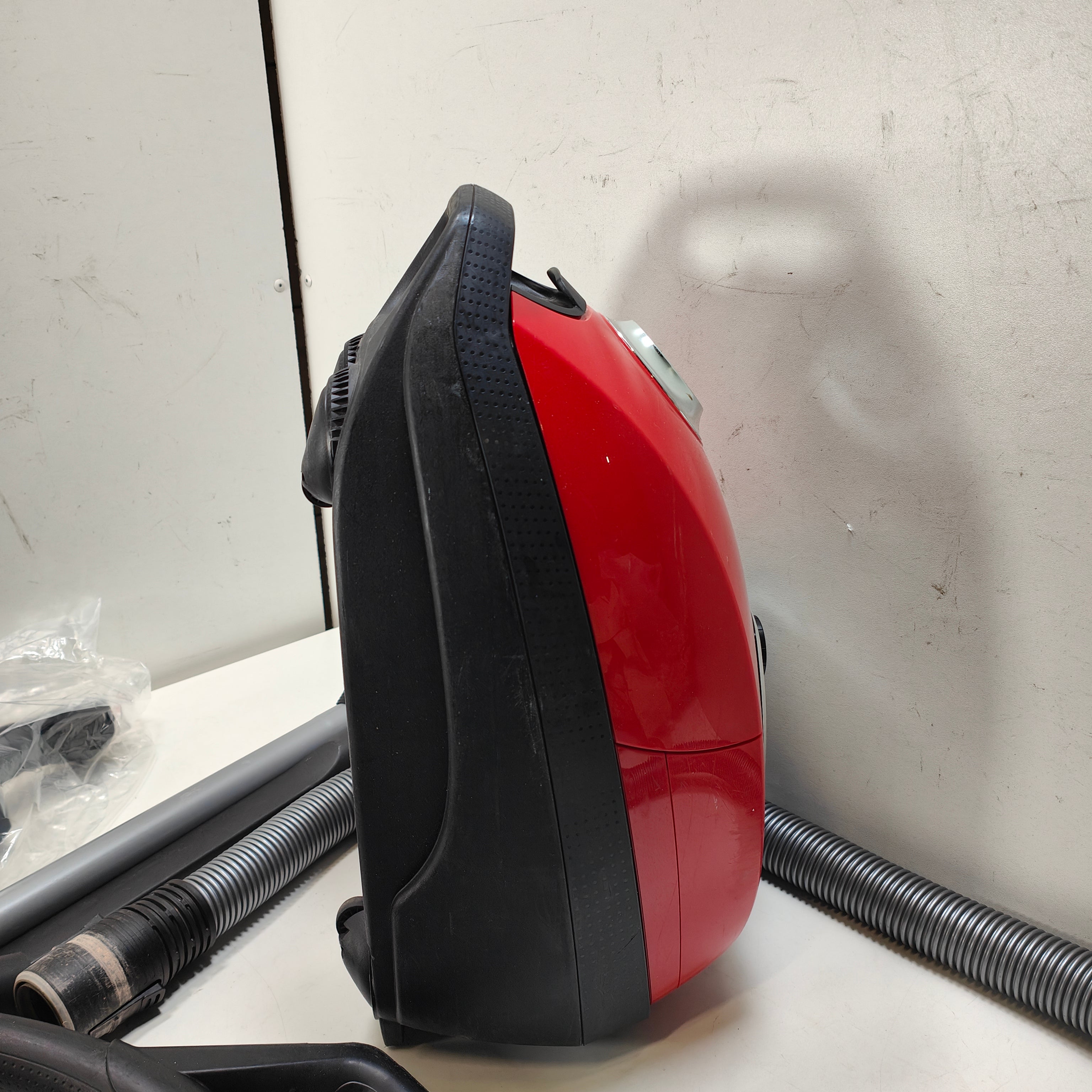 Bosch Serie 8 In'genius ProAnimal BGB8PET3A