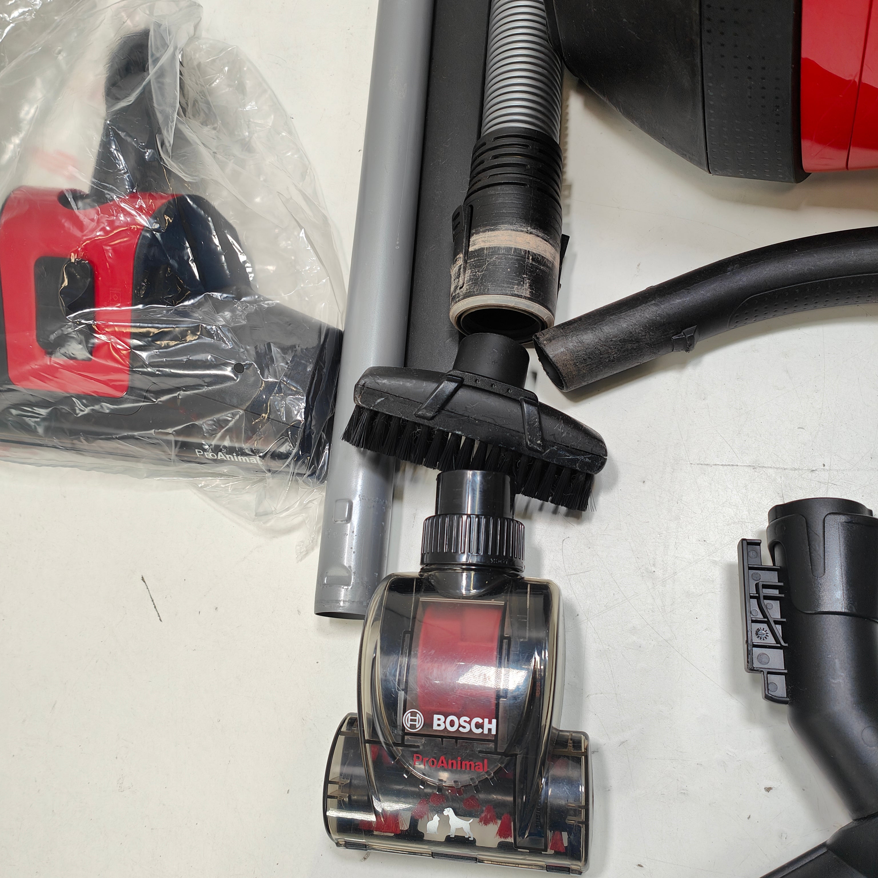 Bosch Serie 8 In'genius ProAnimal BGB8PET3A