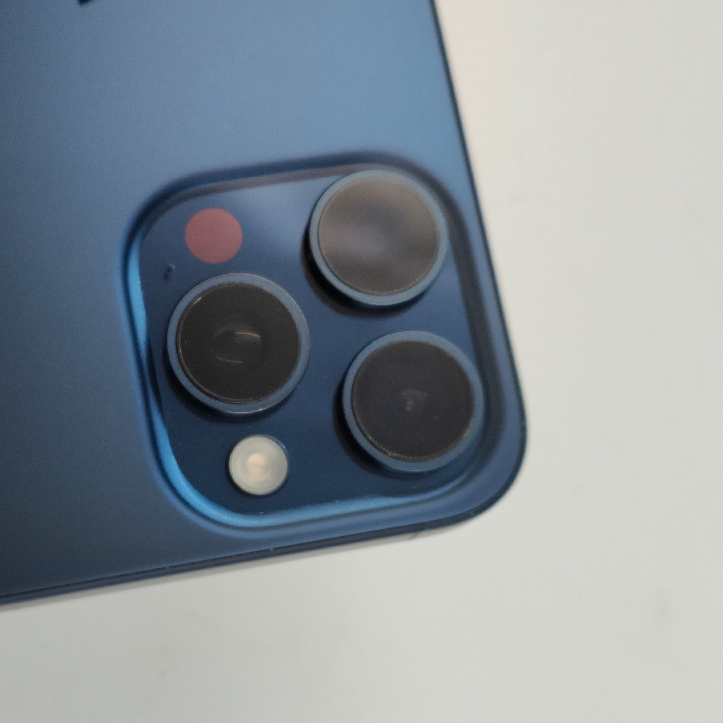 Refurbished iPhone 15 Pro Max 512GB Blue Titanium