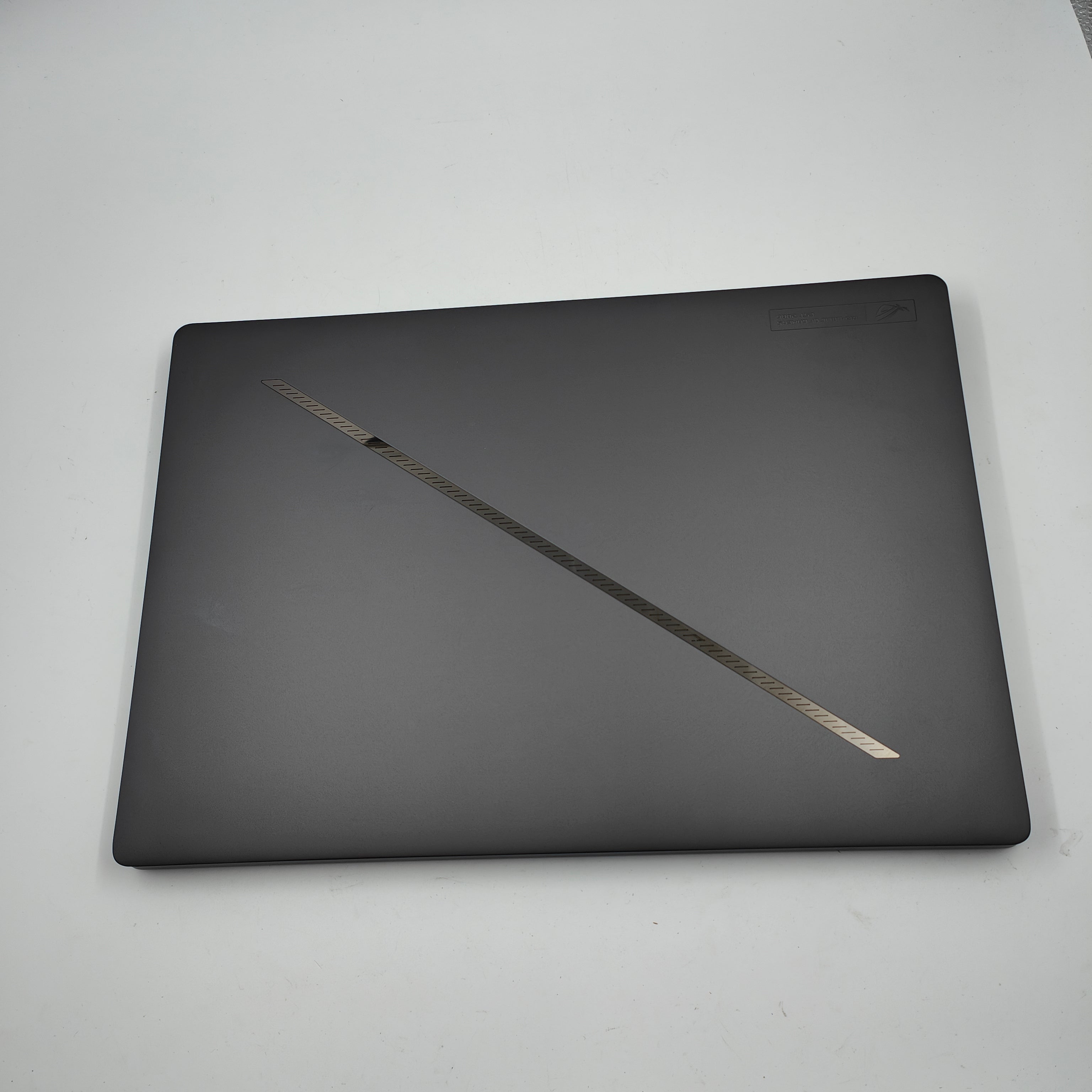 Asus ROG Zephyrus G16GA605WI-QP055W QWERTZ